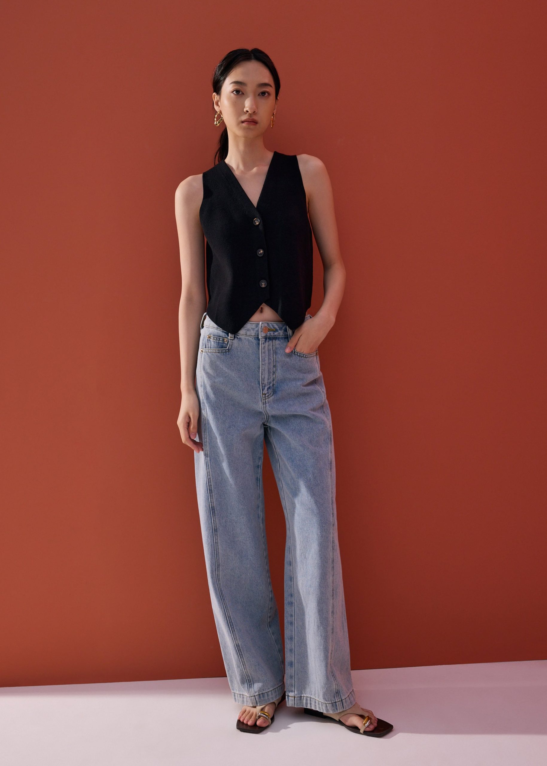Esah Relaxed Knit V-neck Vest Top - Image 4