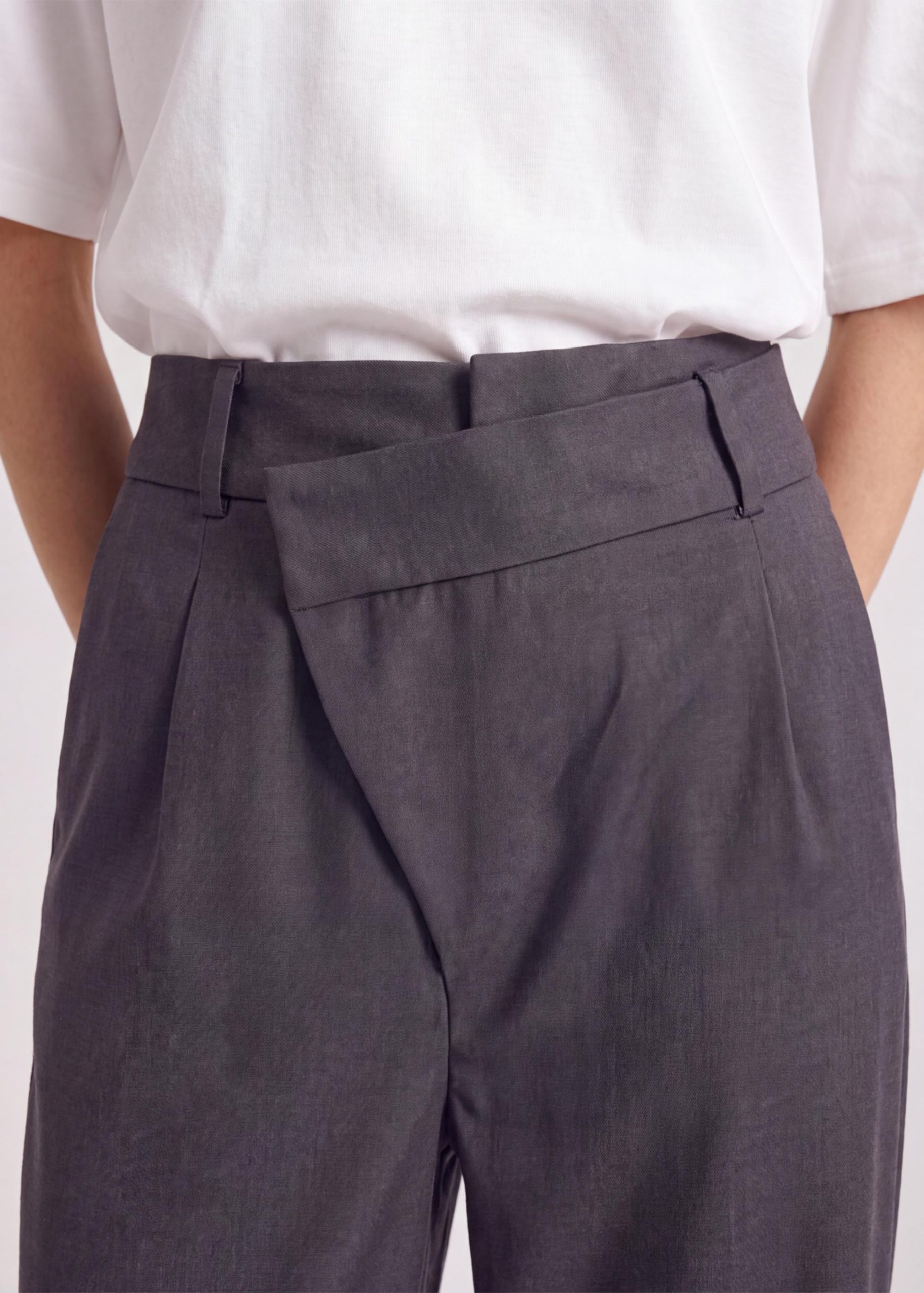 Leggy??Cross Over Pants - Image 6