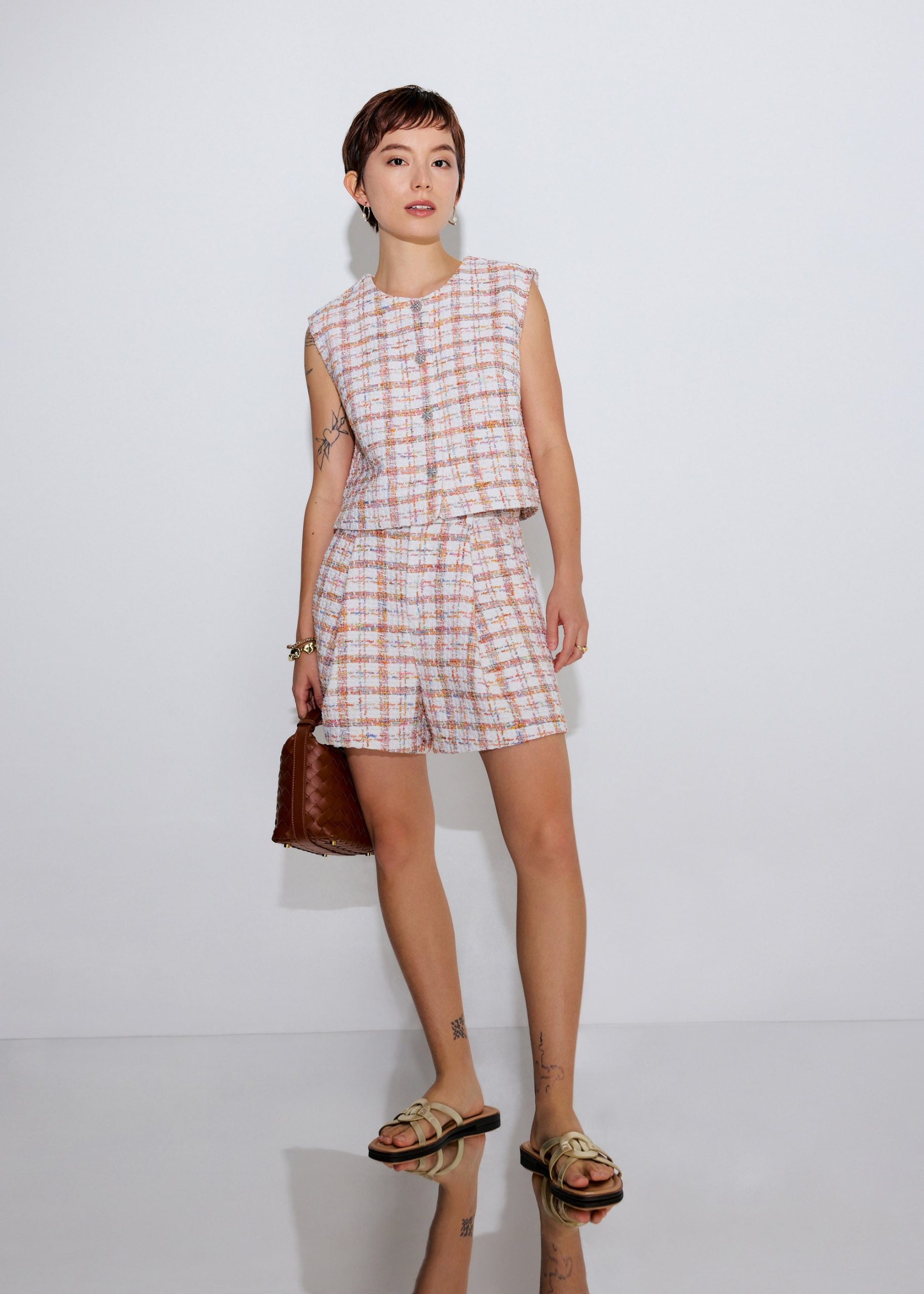 Relaxed Tweed Round Neck Button Down Vest - Image 12