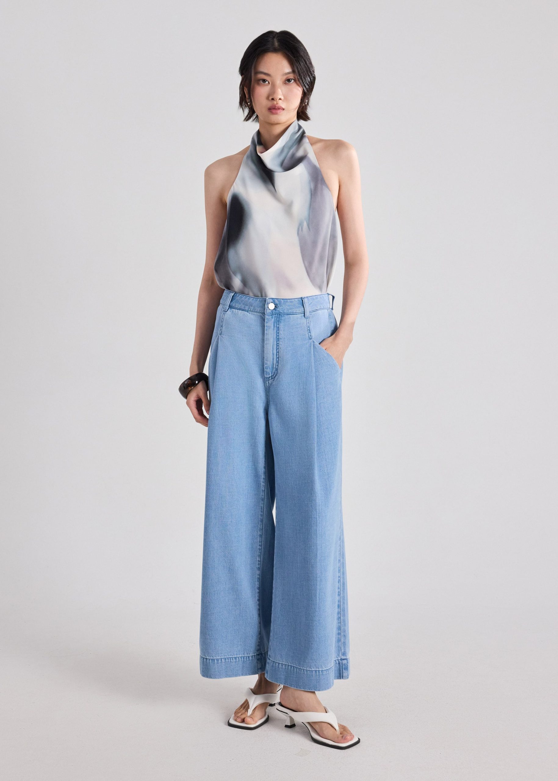 Pleated Wide Leg Jeans