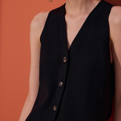 Esah Relaxed Knit V-neck Vest Top