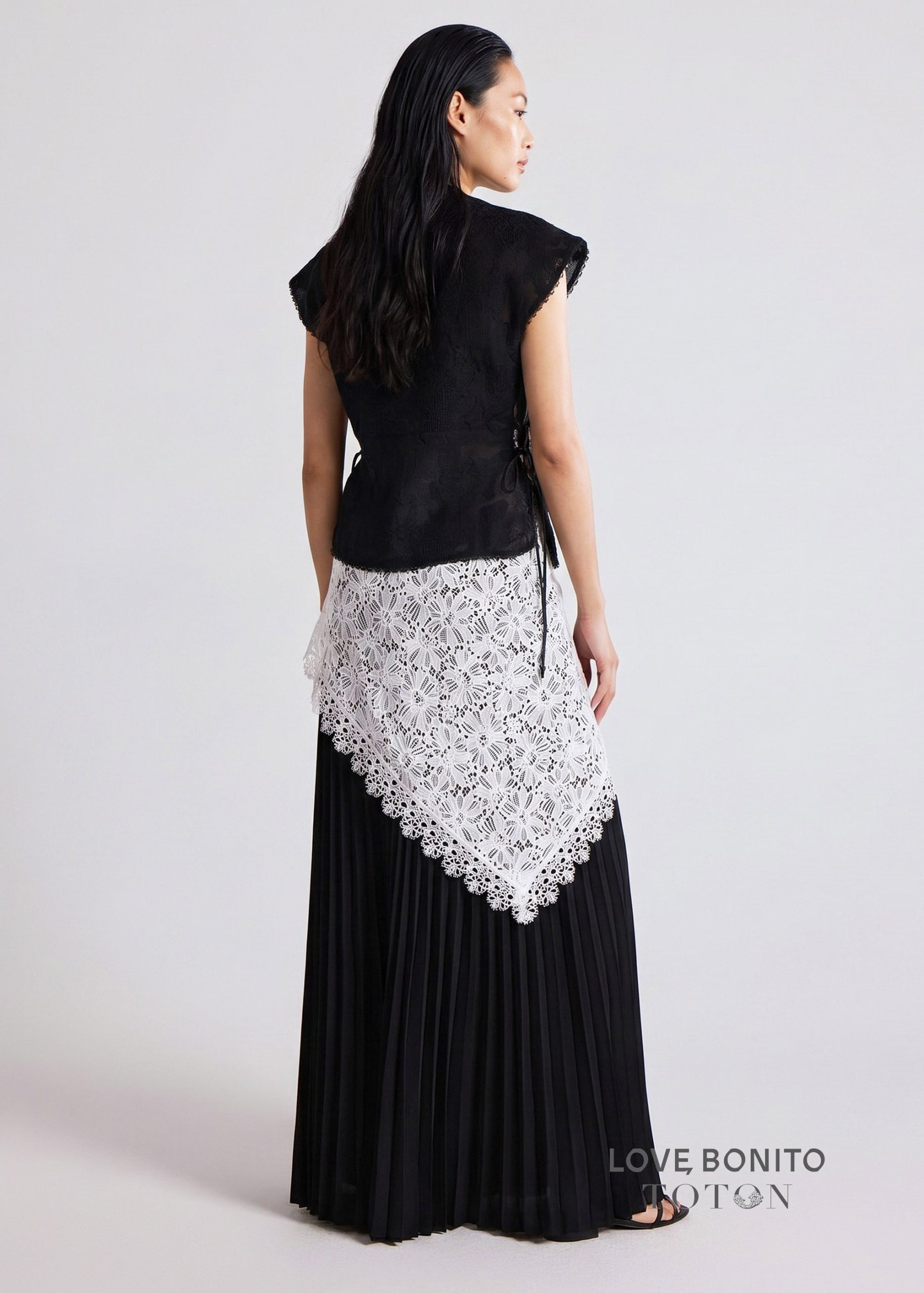 Love, Bonito x TOTON Lace Kebaya Vest - Image 3