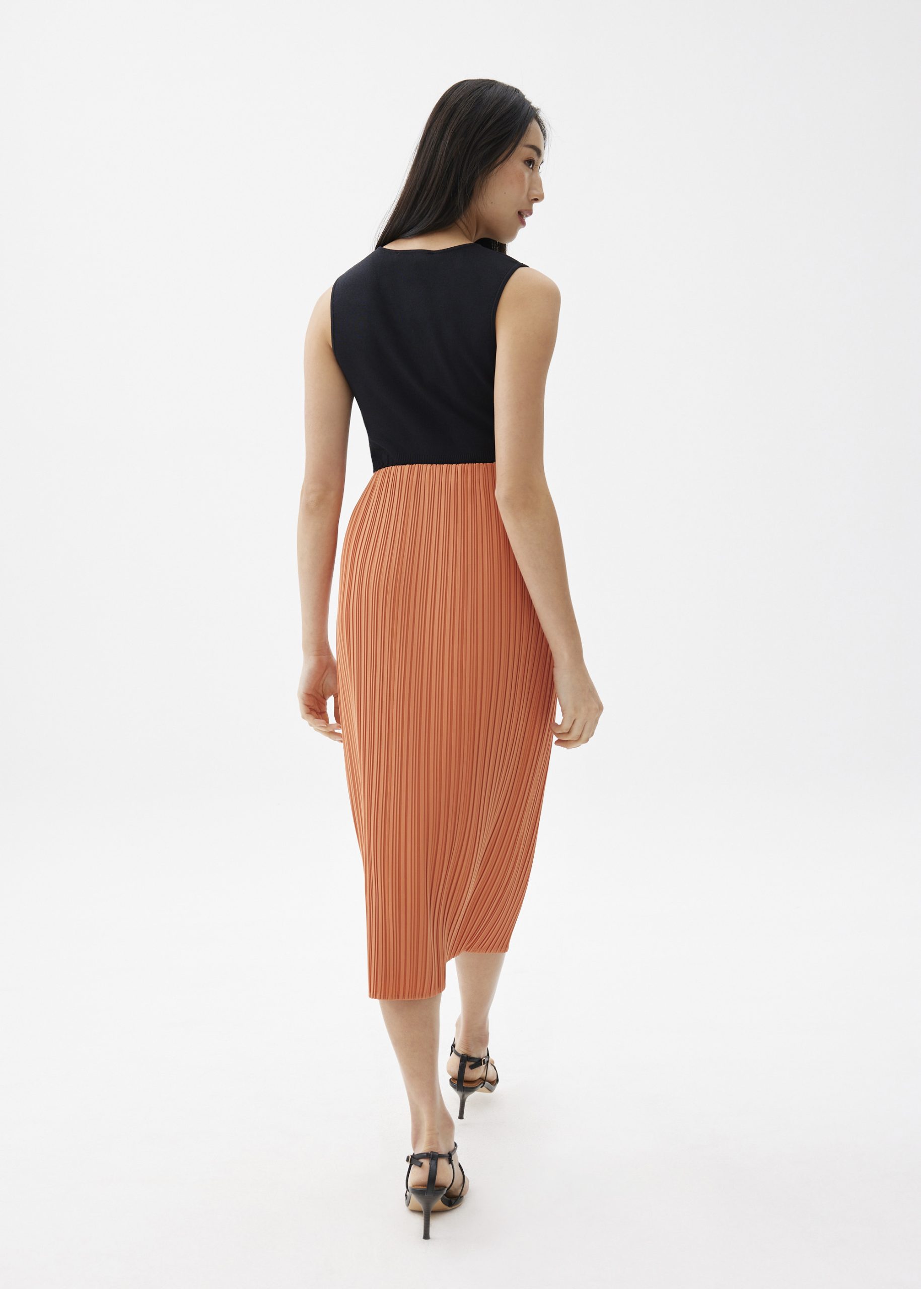 Gym Pleated Column Midi Skirt - Image 29
