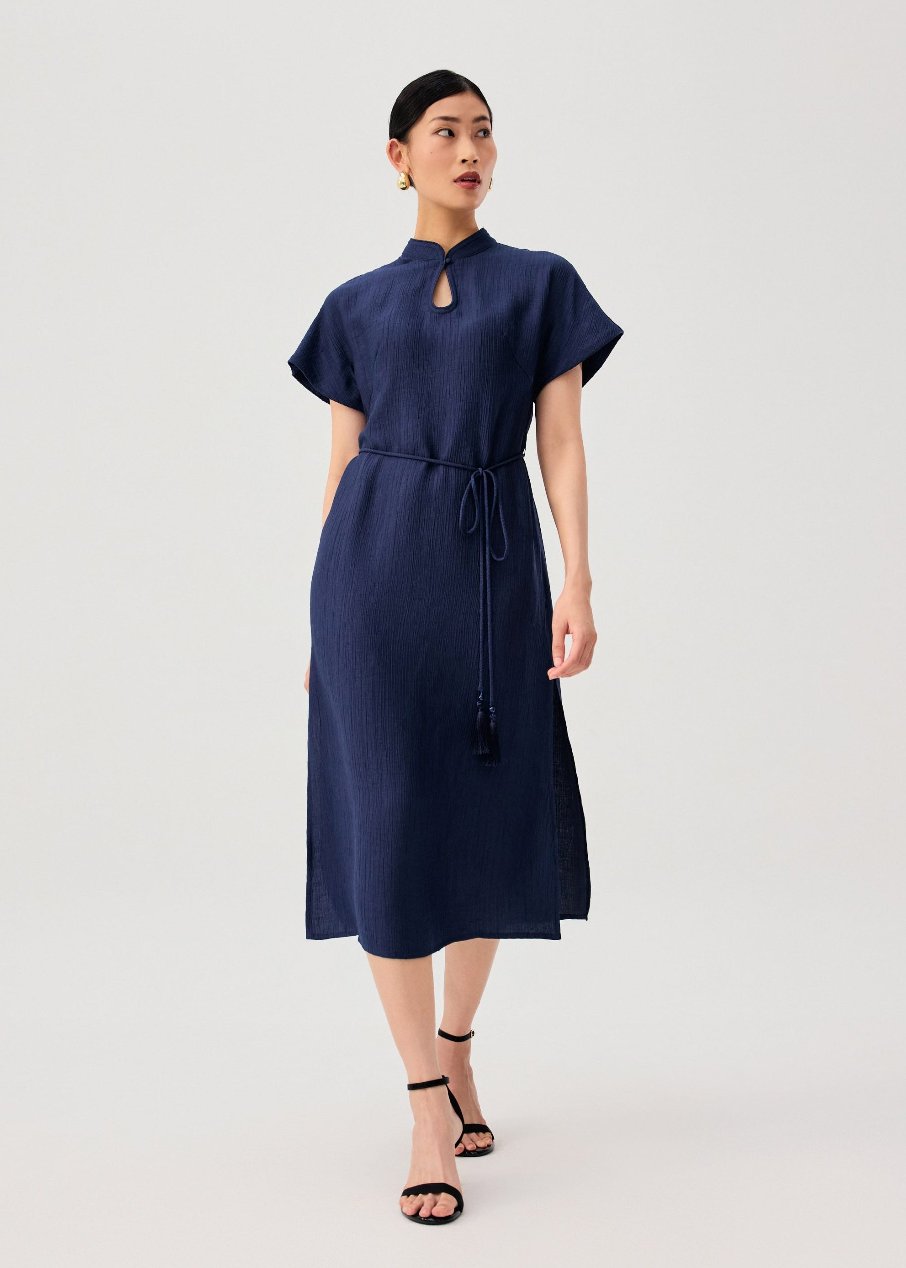 Detachable Sash Tie Crinkled Mandarin Collar Column Midi Dress