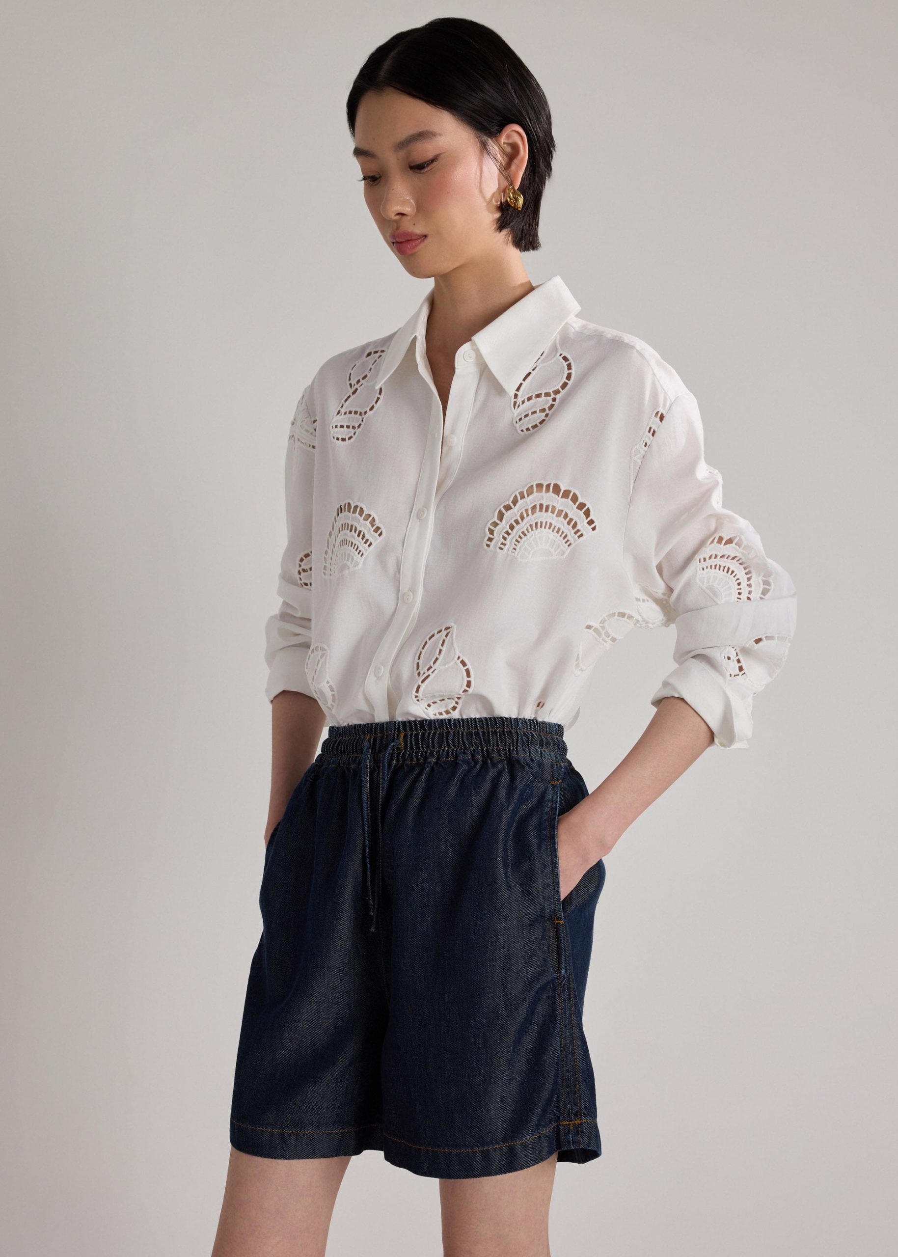 RuchedReady® Shirt in Tidal Escape Broderie - Image 7