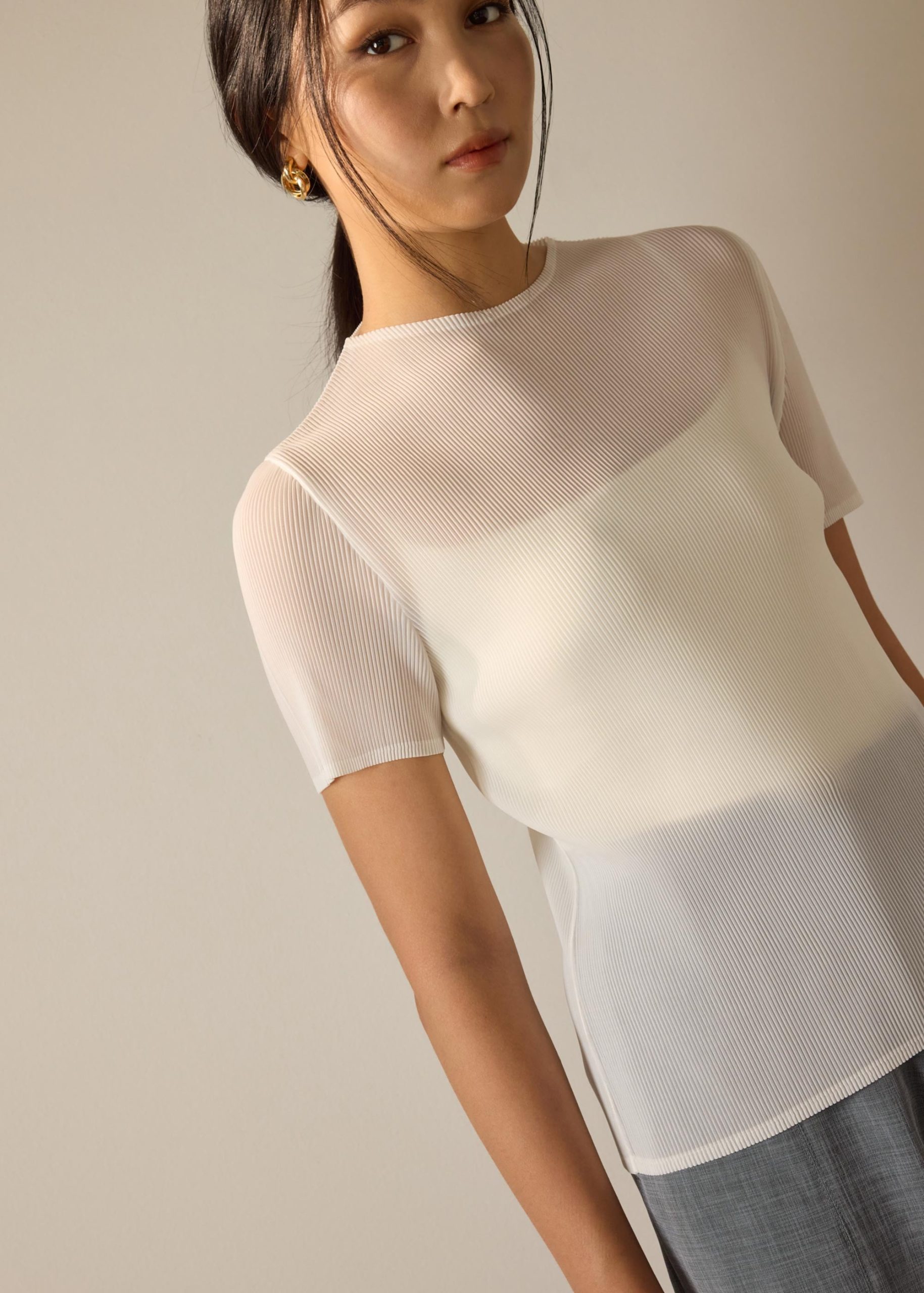 Praveena Plisse Mock Neck Fitted Top - Image 2