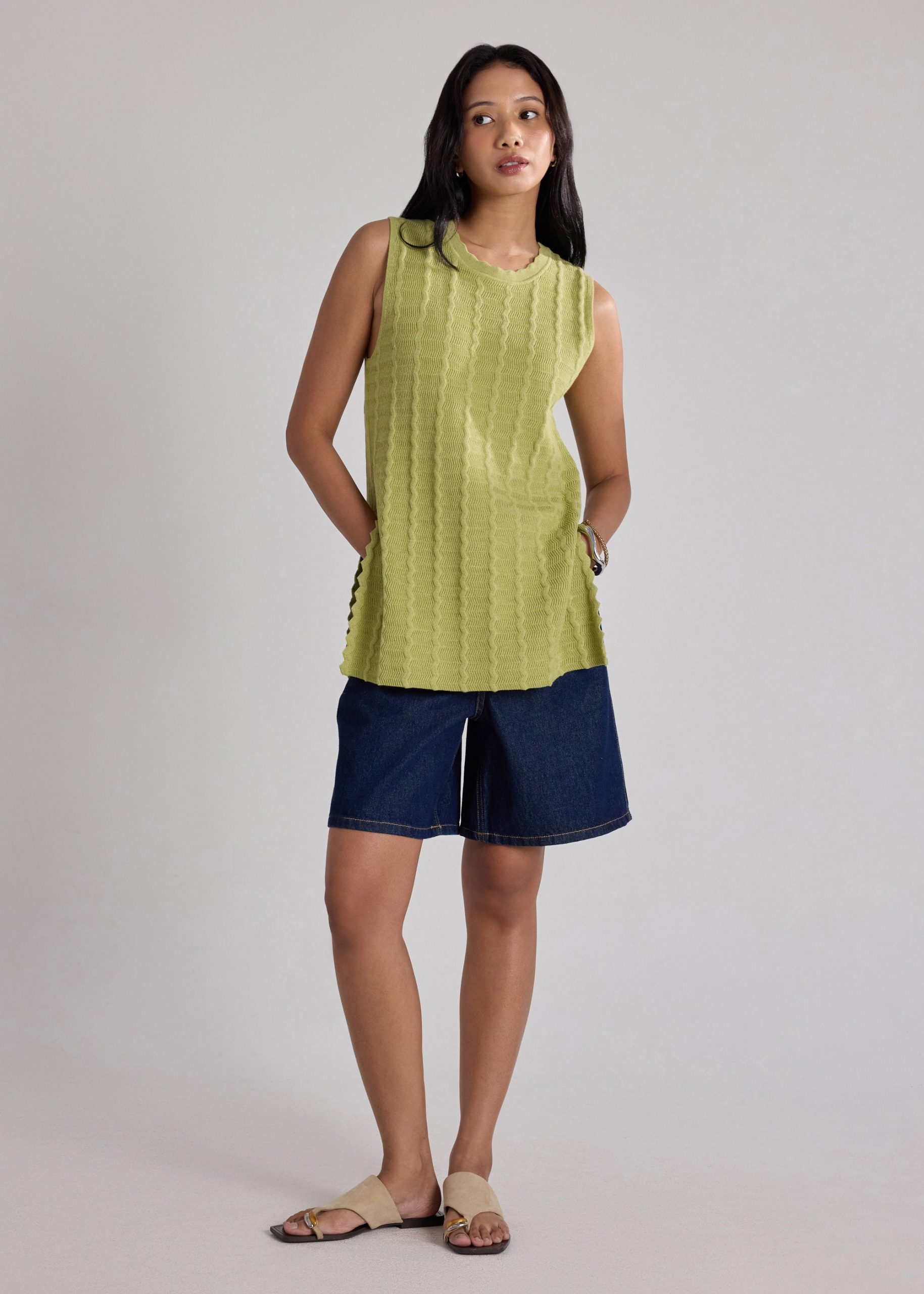 Scallop Edge Textured Knit Tunic Top