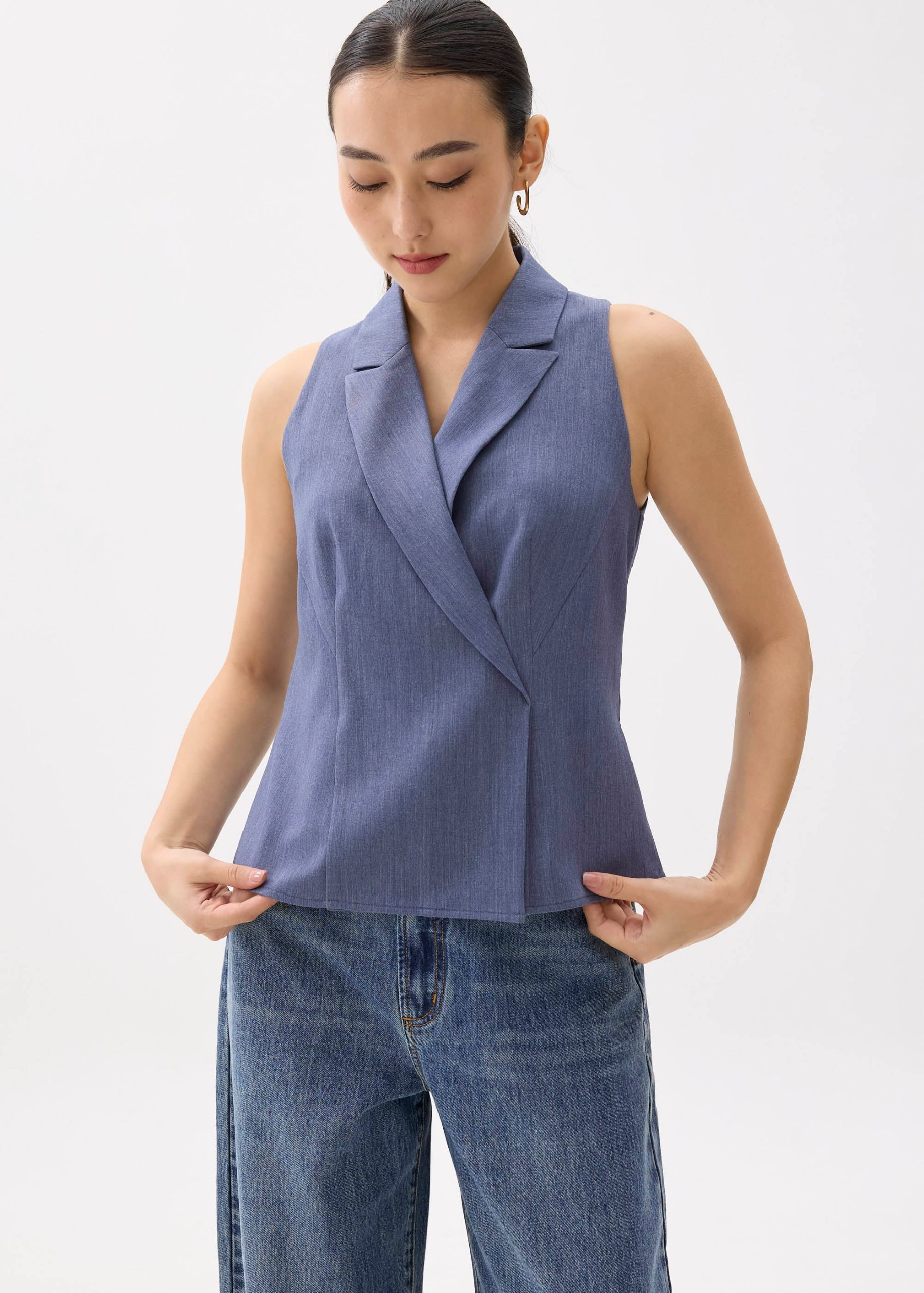 Juni Sleeveless Blazer Top - Image 15