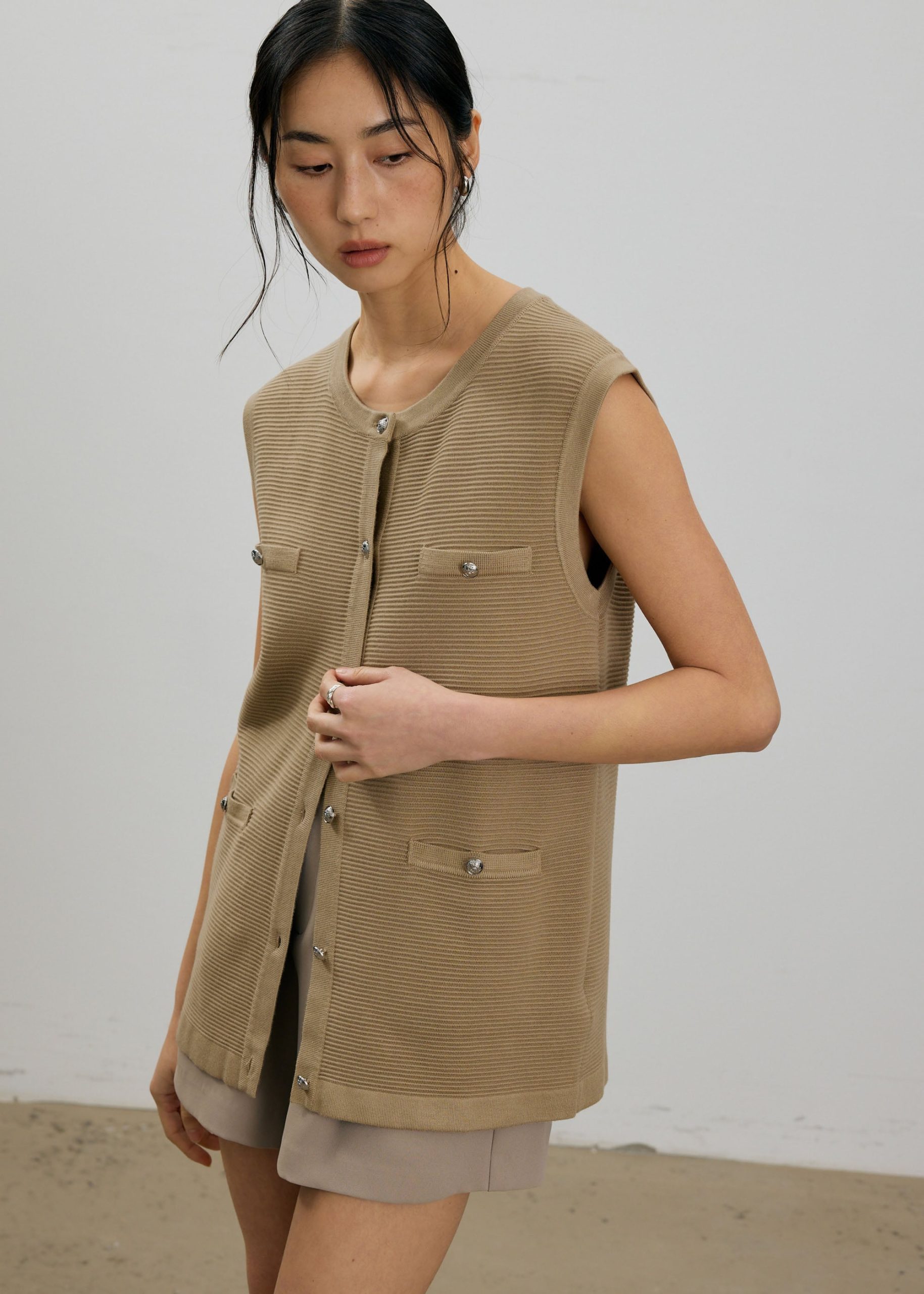 Yun Boxy Knit Vest - Image 7