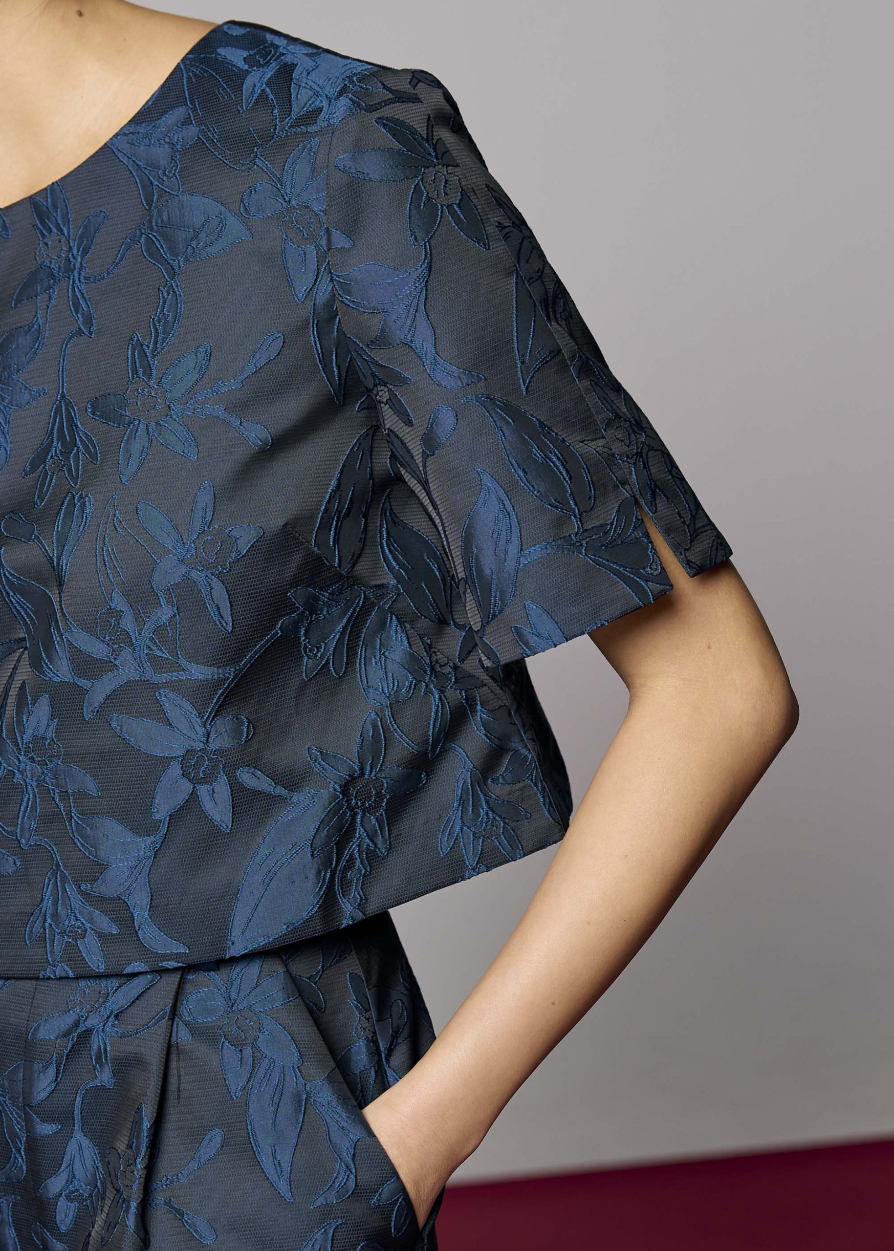 Brocade Boxy Crop Shell Top - Image 3