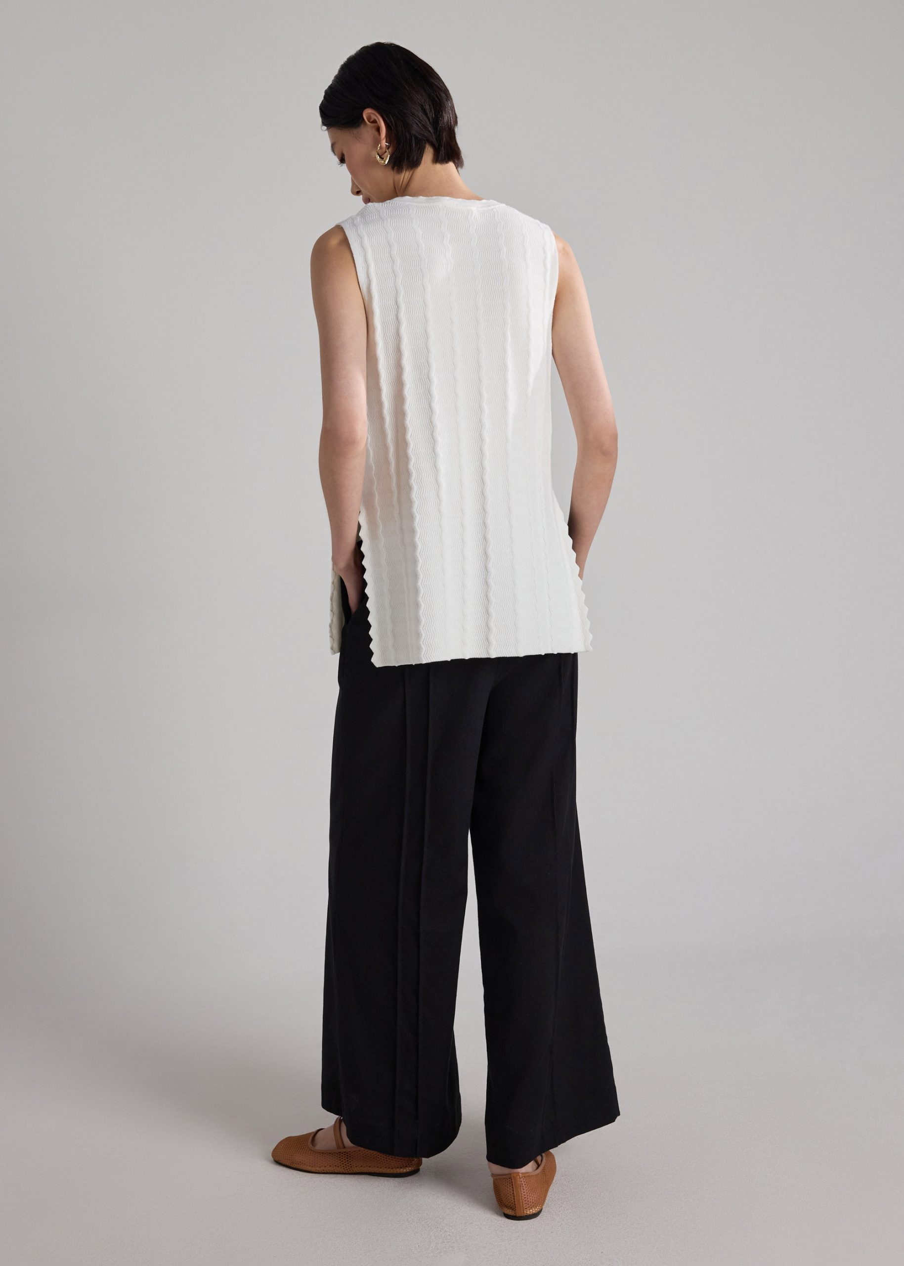 Scallop Edge Textured Knit Tunic Top - Image 9