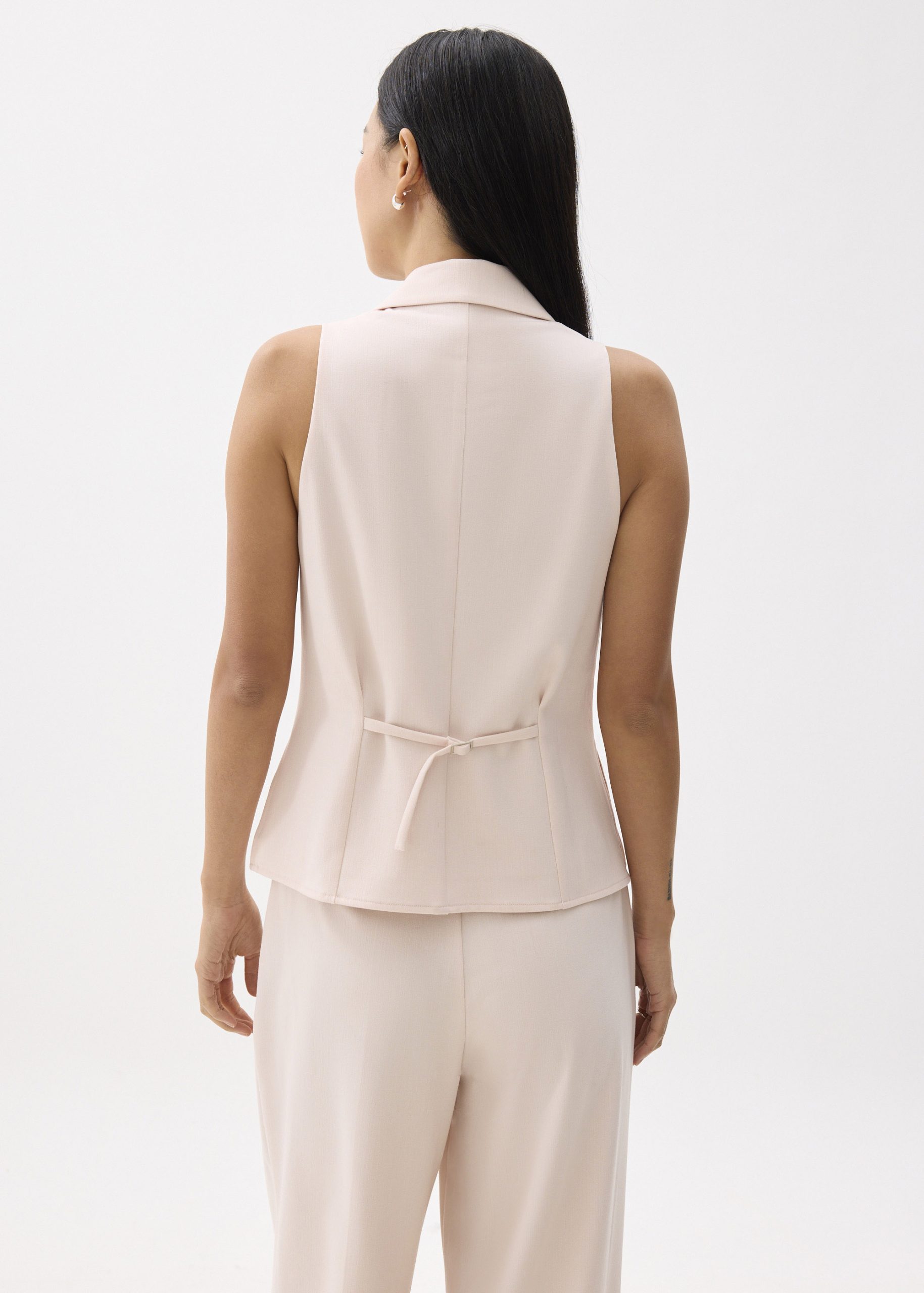 Juni Sleeveless Blazer Top - Image 6