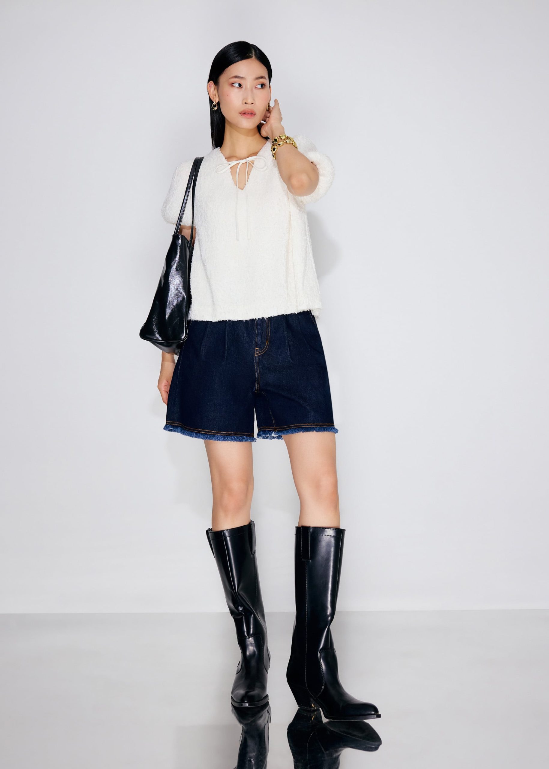 Textured Plisse Front Tie Puff Sleeve Shell Top - Image 7