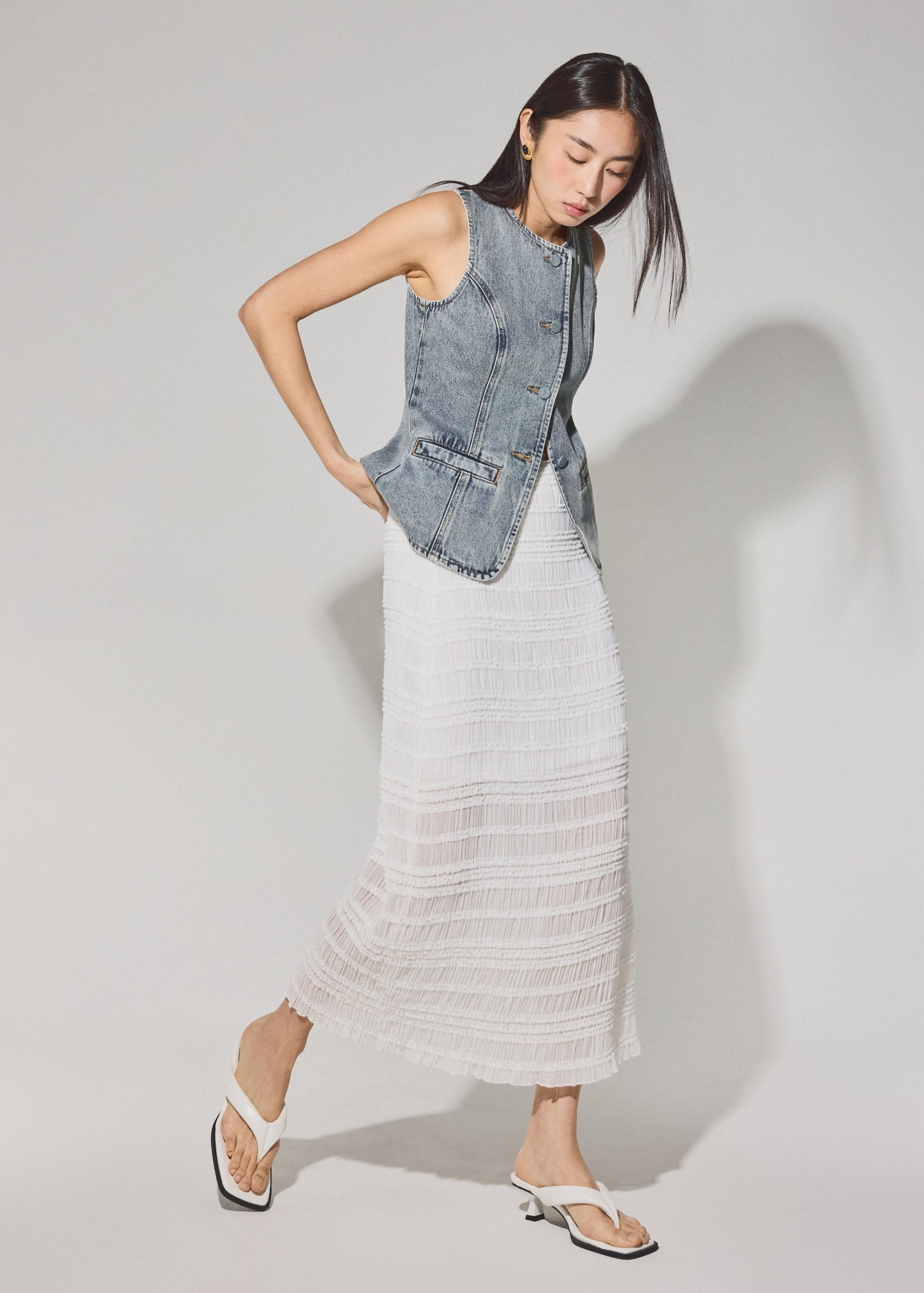 Denim Round Neck Fitted Vest - Image 12