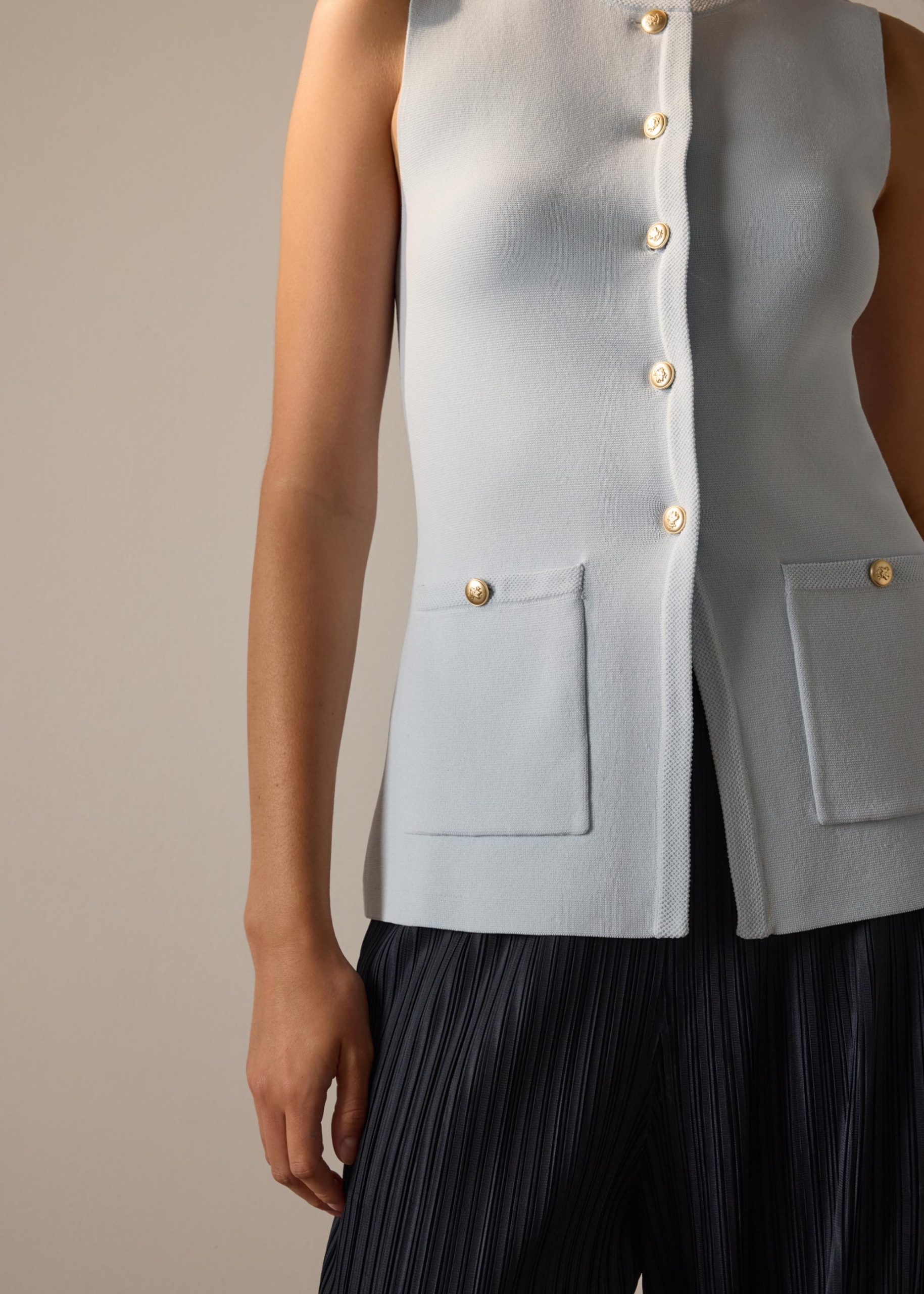 Ayami Knit Fitted Vest - Image 11