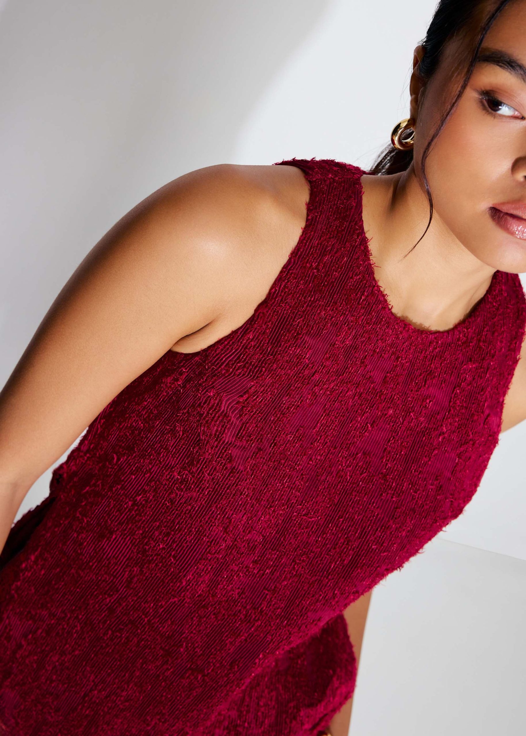 Faye Textured Asymmetric Hem Round Neck Top - Image 15