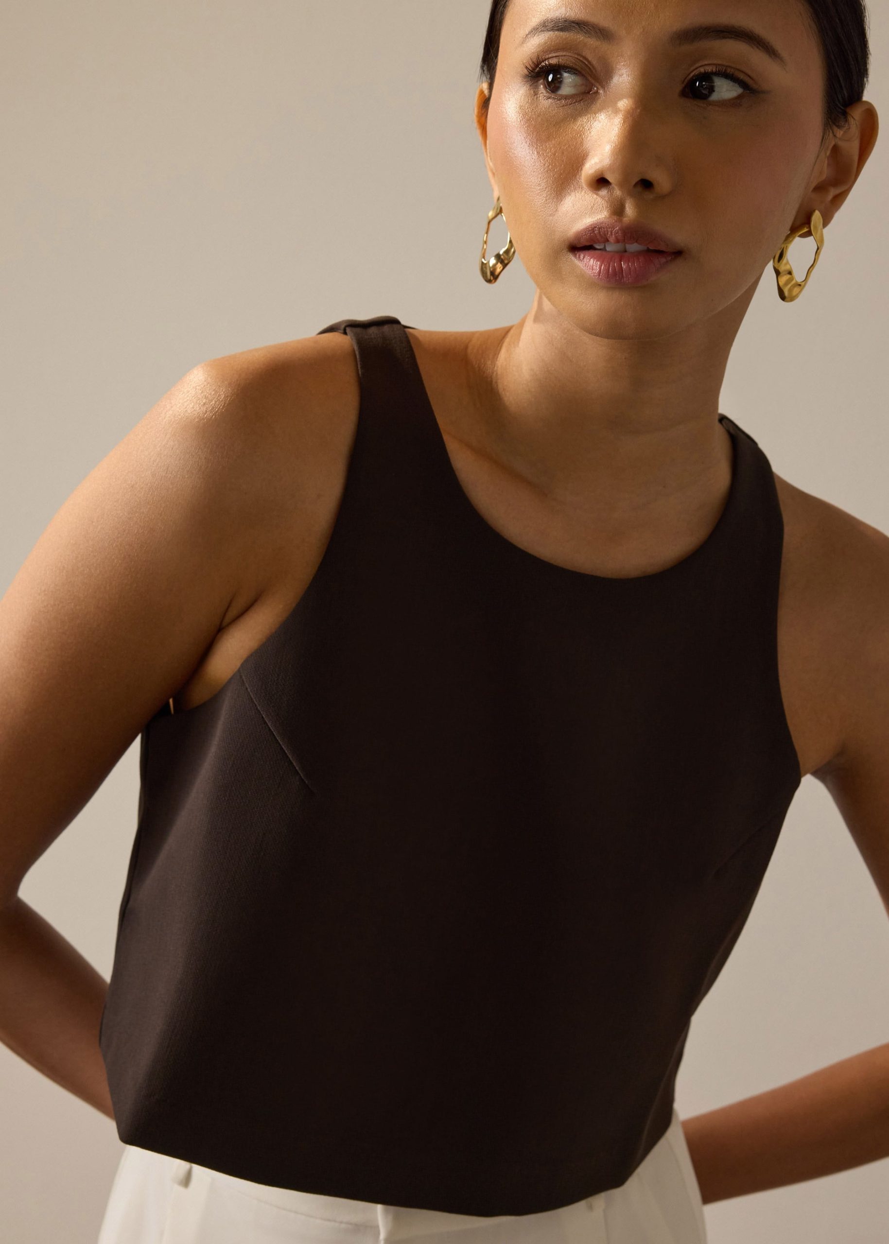 Carla Round Neck Crop Shell Top