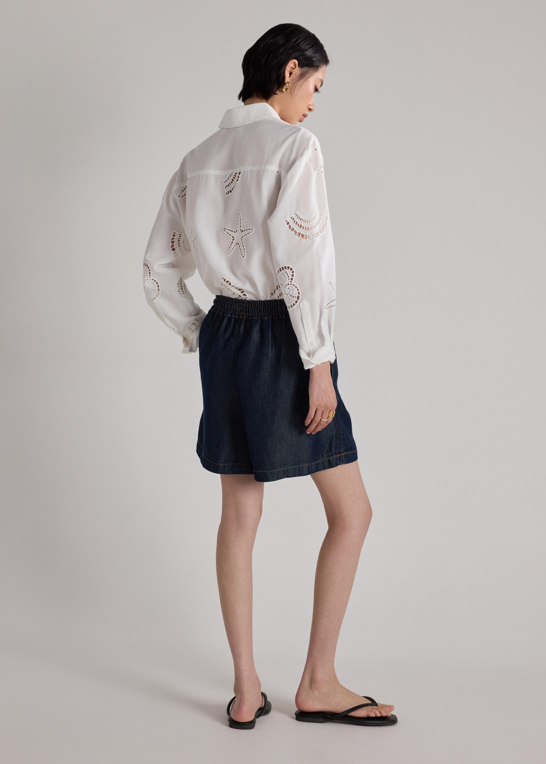RuchedReady® Shirt in Tidal Escape Broderie - Image 4