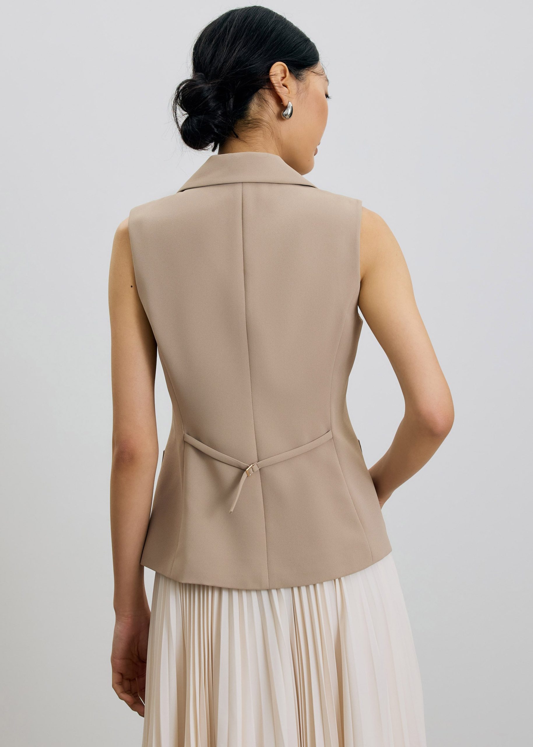 Aika Lightweight Tailored Button Down Vest Top - Image 27
