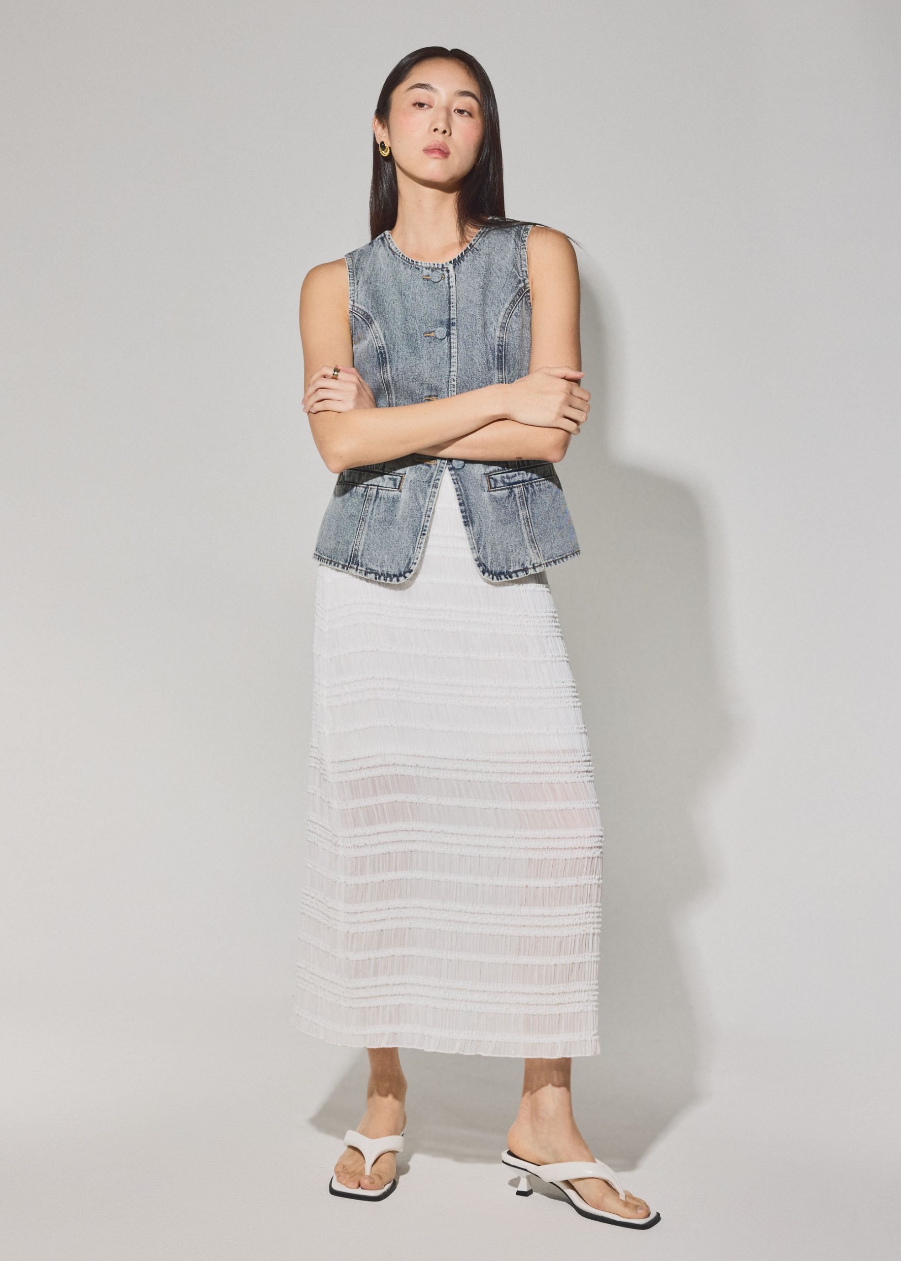 Denim Round Neck Fitted Vest - Image 9