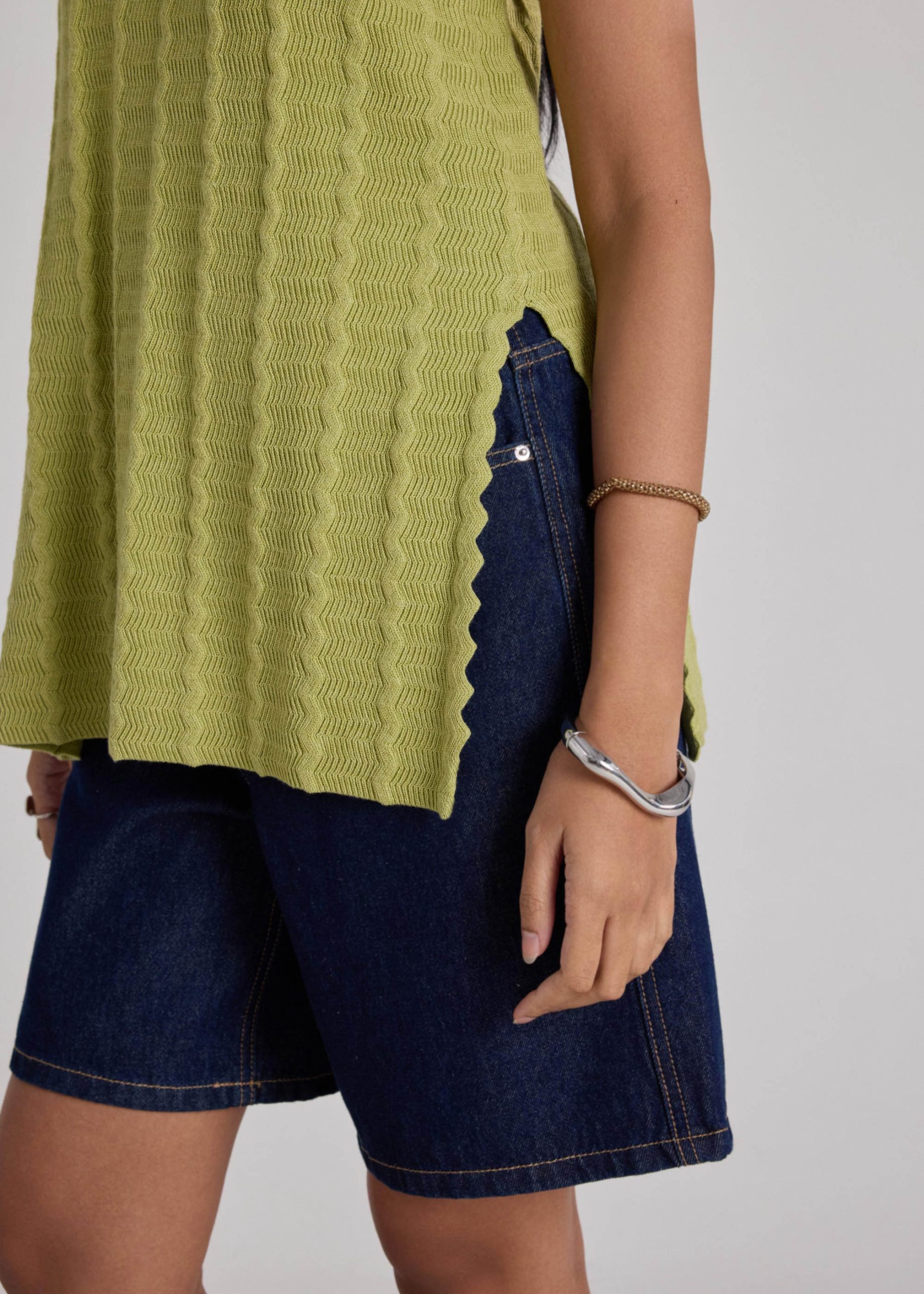 Scallop Edge Textured Knit Tunic Top - Image 16