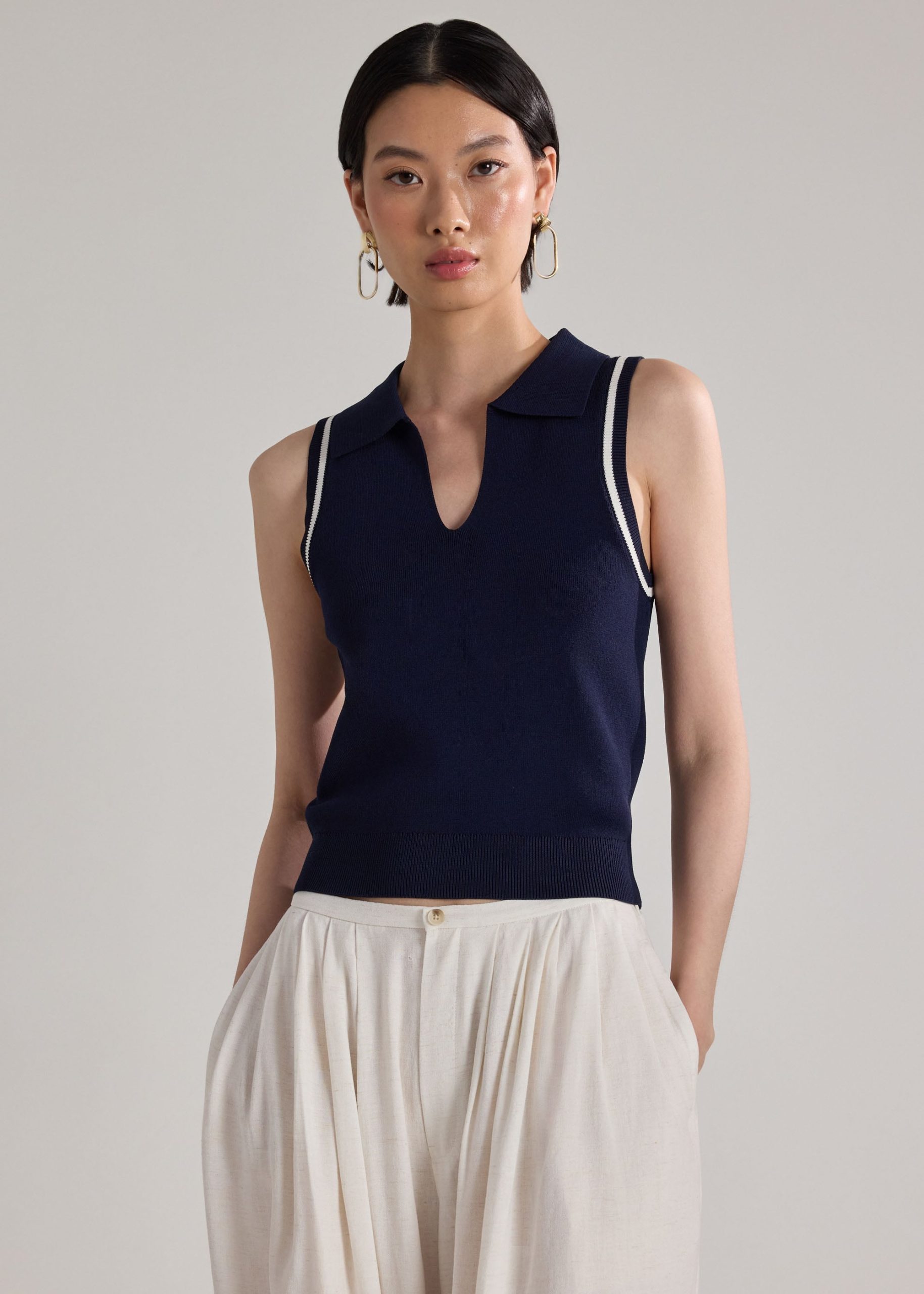 Rora Contrast Knit Polo Top - Image 2