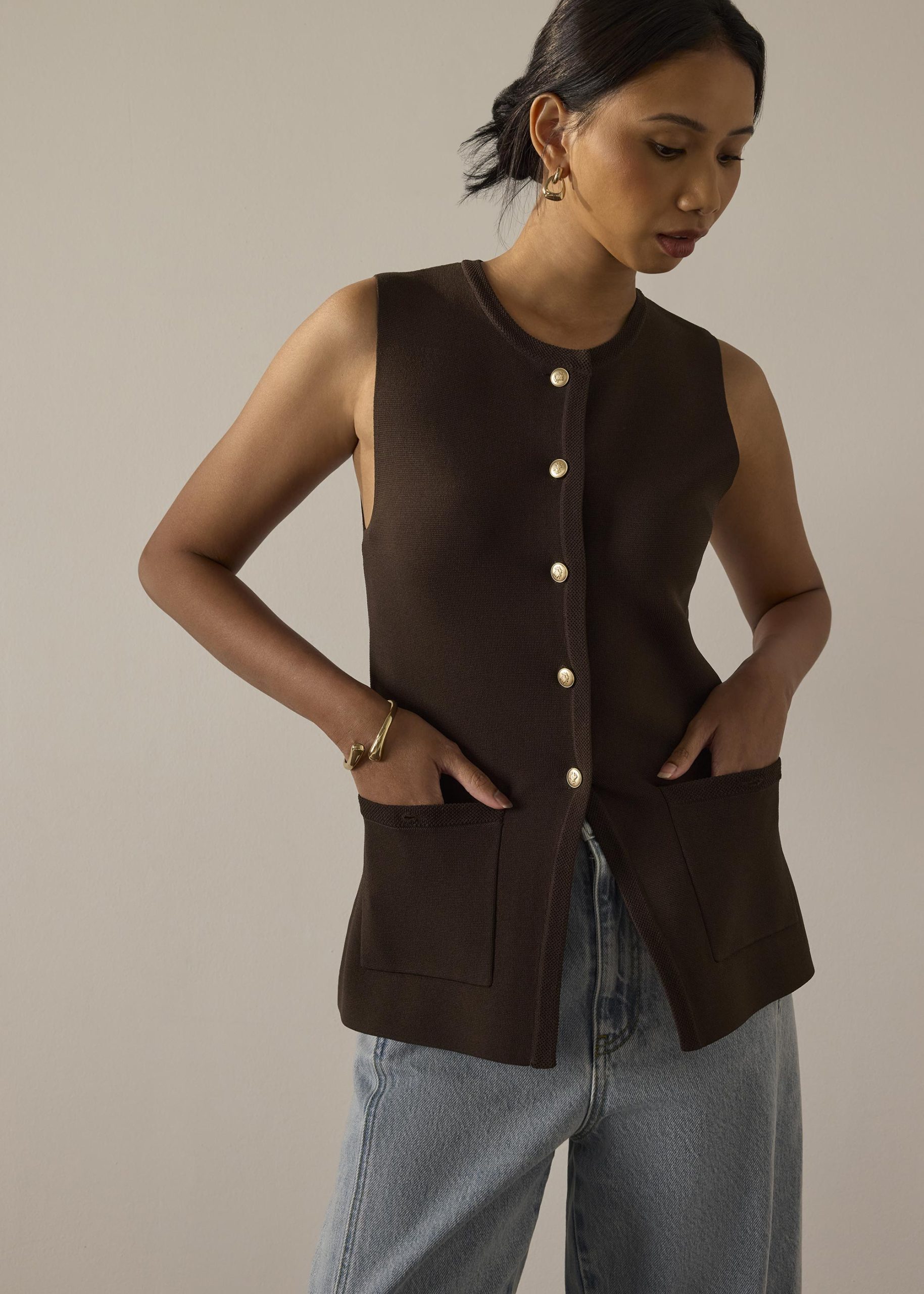 Ayami Knit Fitted Vest - Image 18