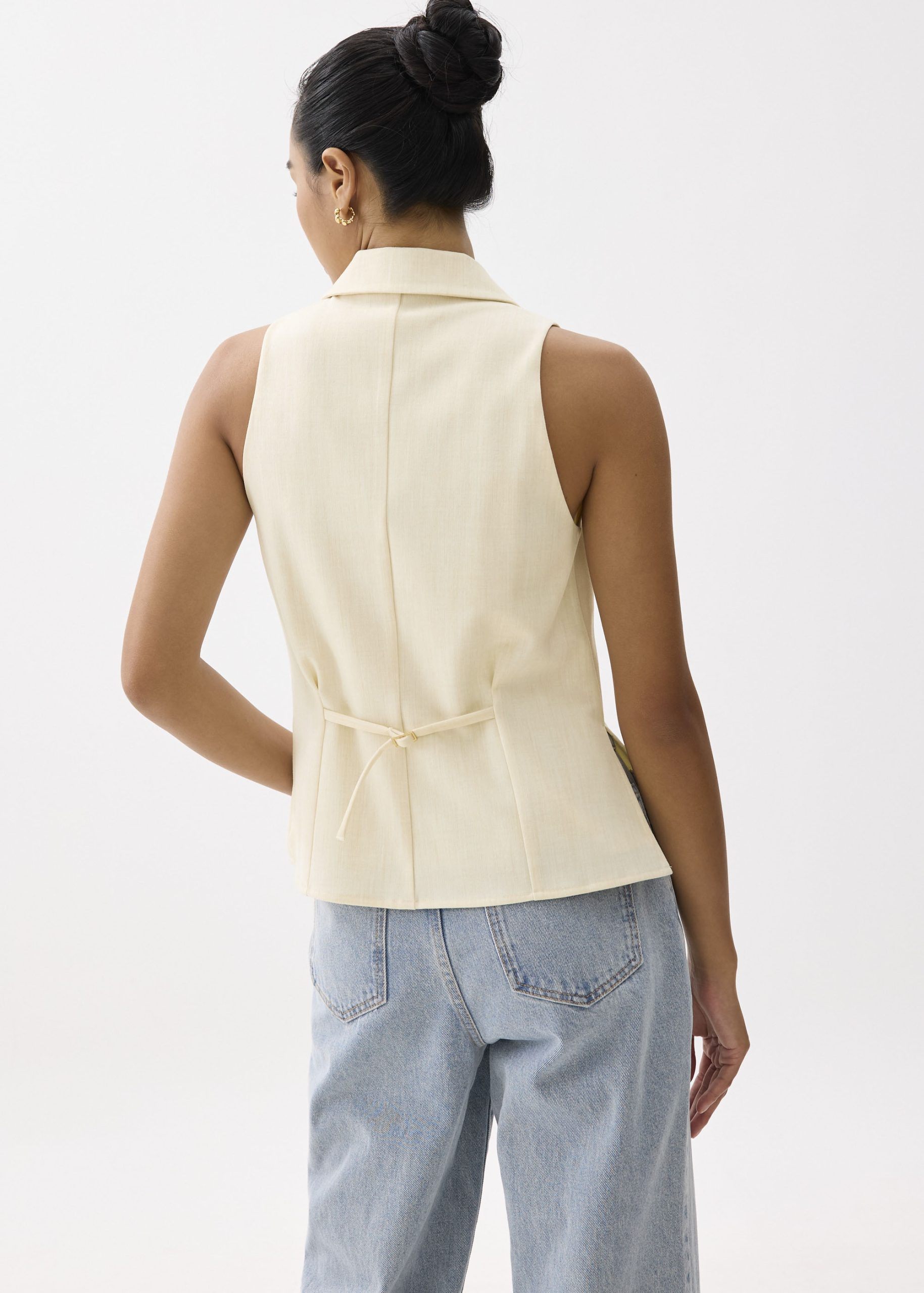 Juni Sleeveless Blazer Top - Image 12