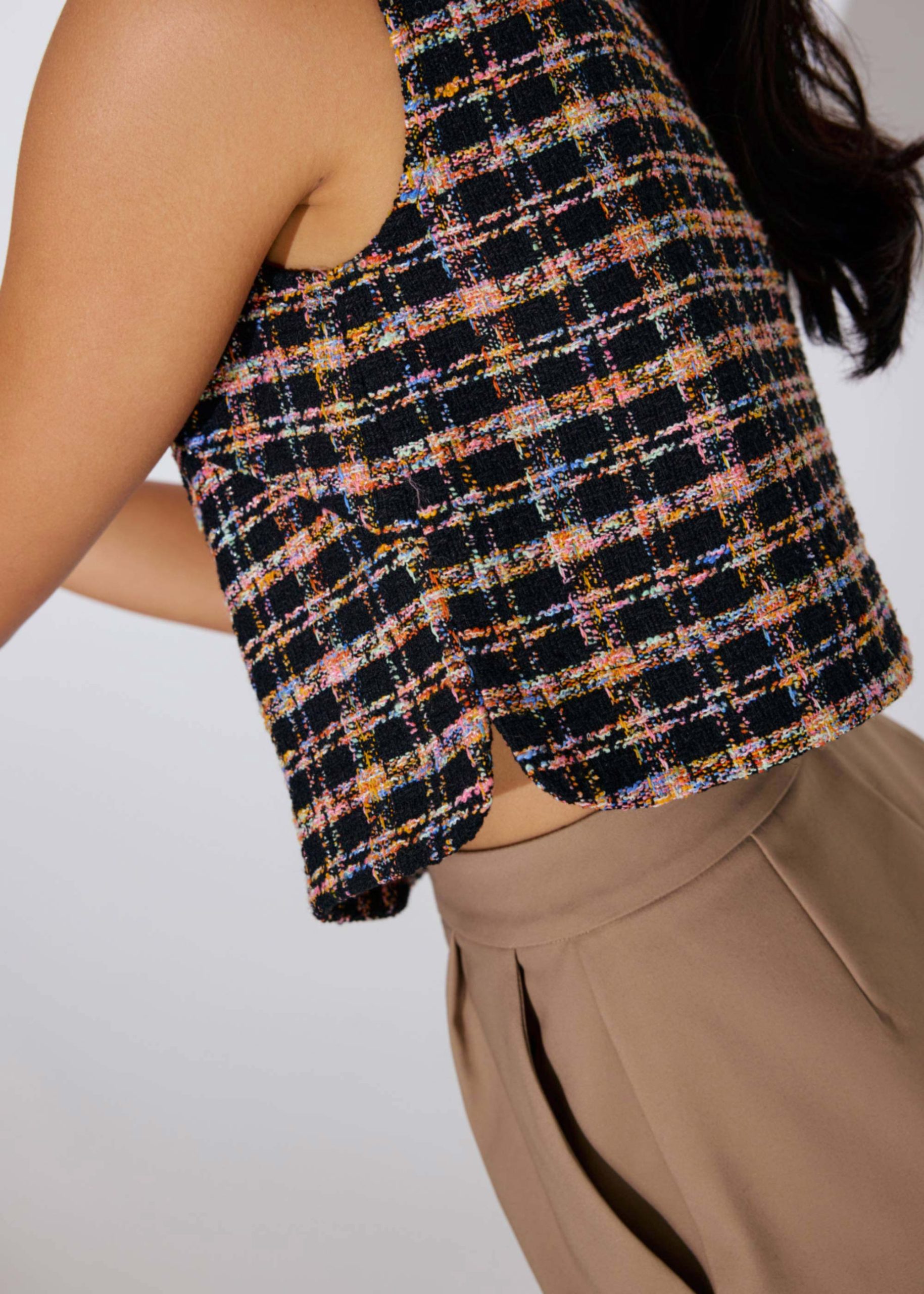 Relaxed Tweed Round Neck Button Down Vest - Image 8