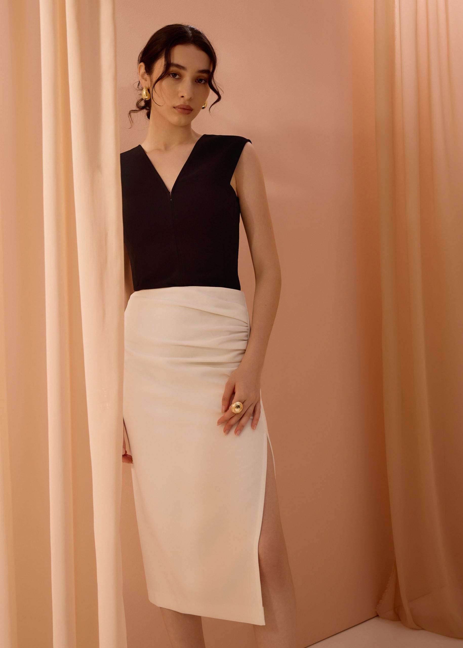 Mei Elastic High Slit Column Midi Skirt - Image 10