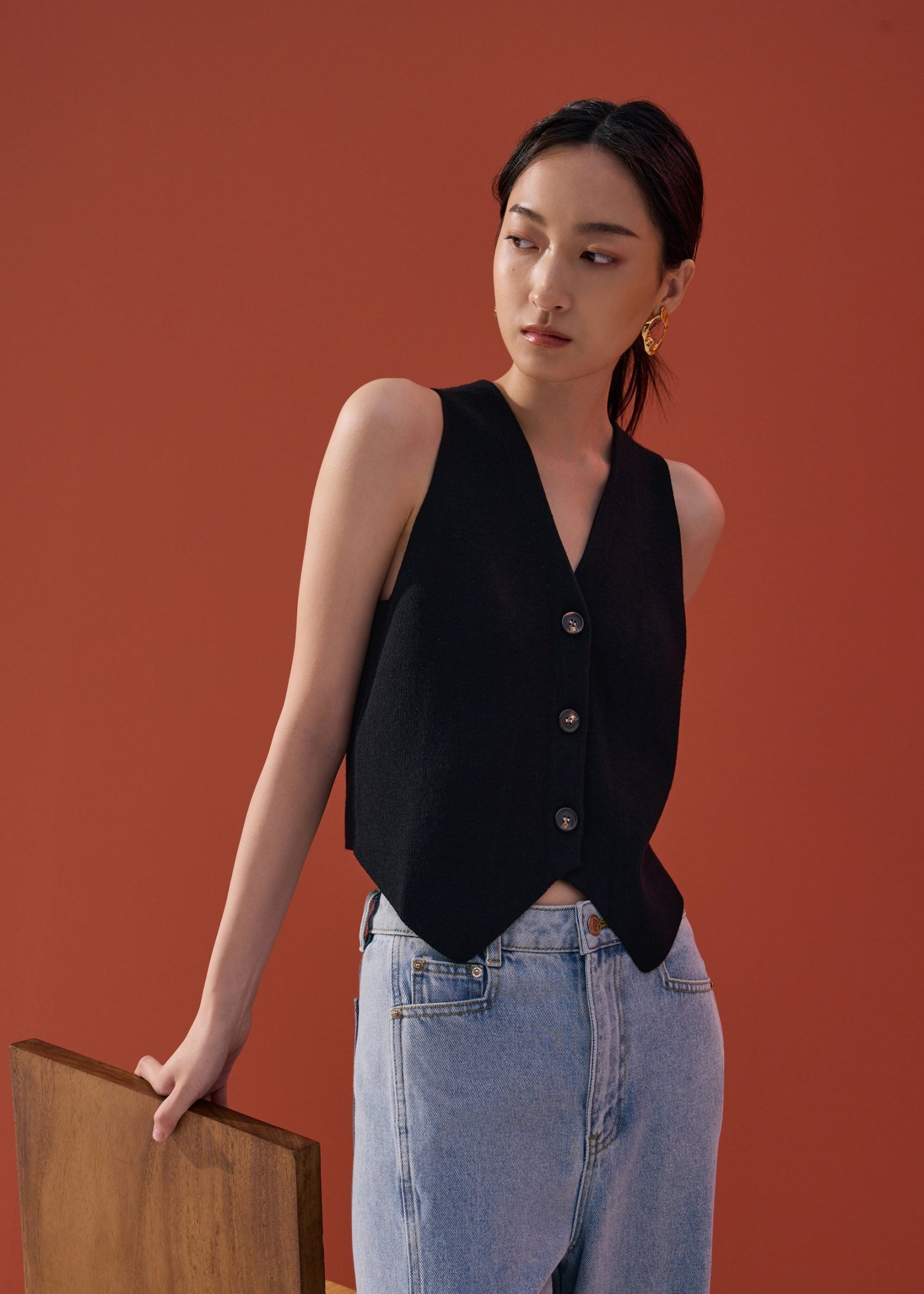 Esah Relaxed Knit V-neck Vest Top - Image 2