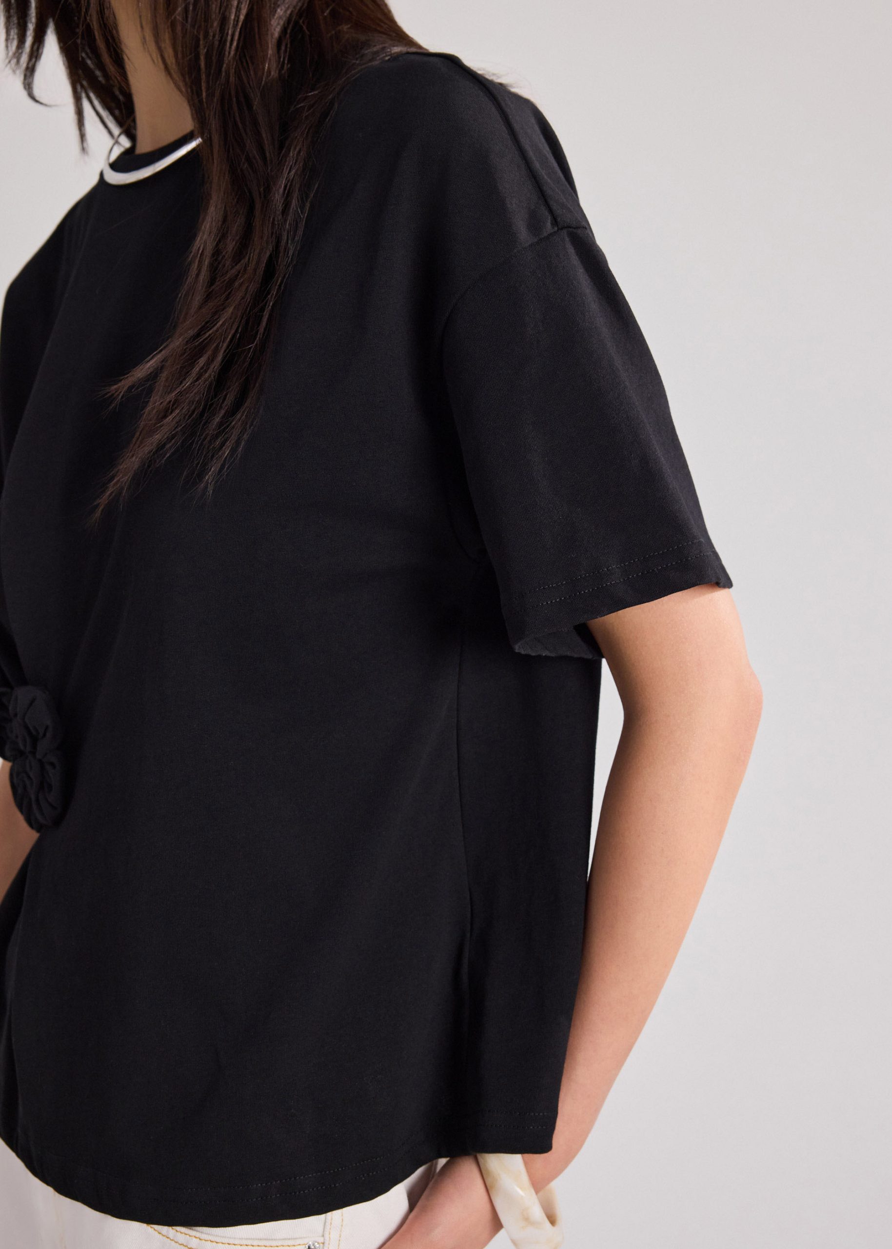 Cotton Rosette Tee - Image 6