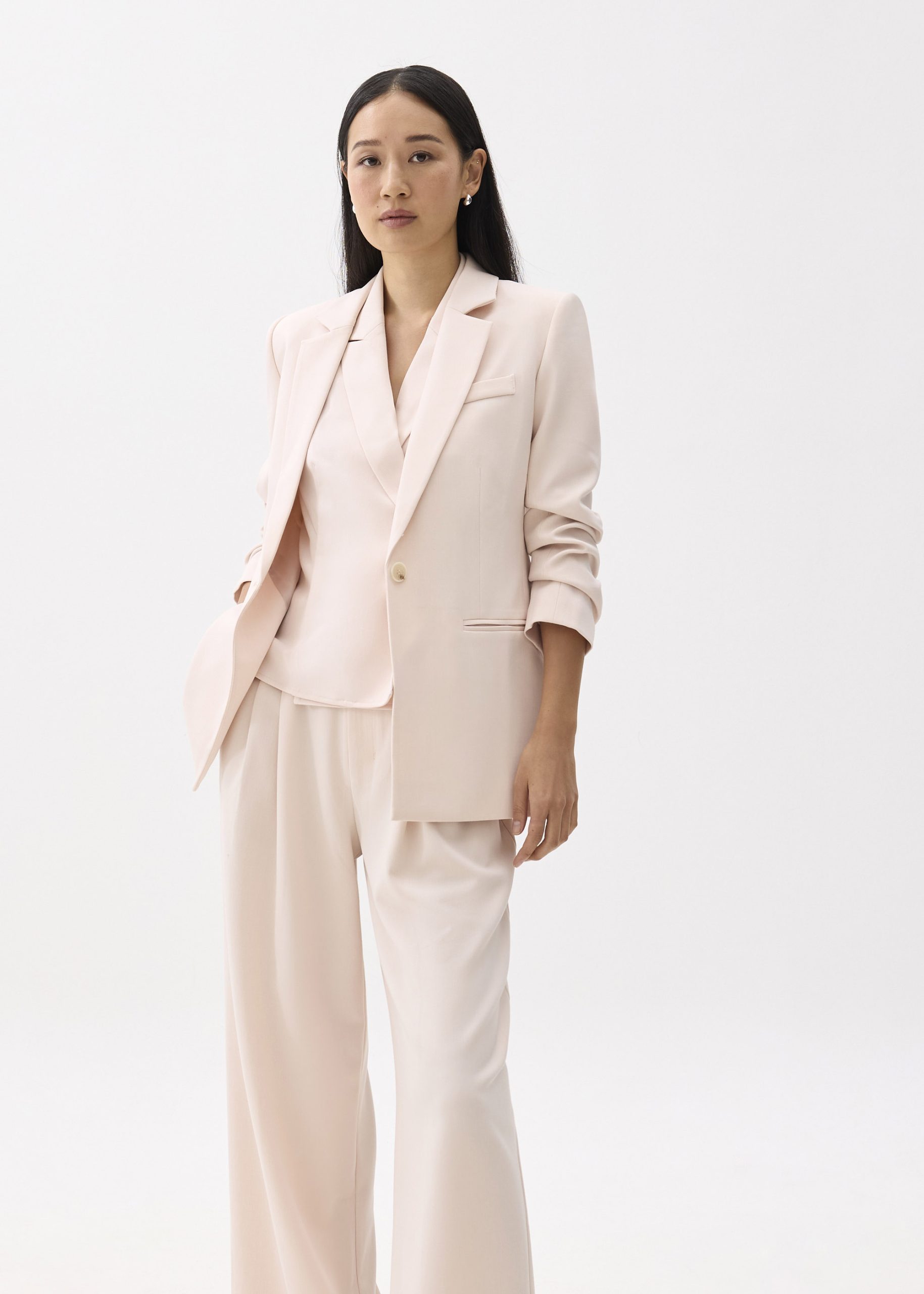 Juni Sleeveless Blazer Top - Image 8