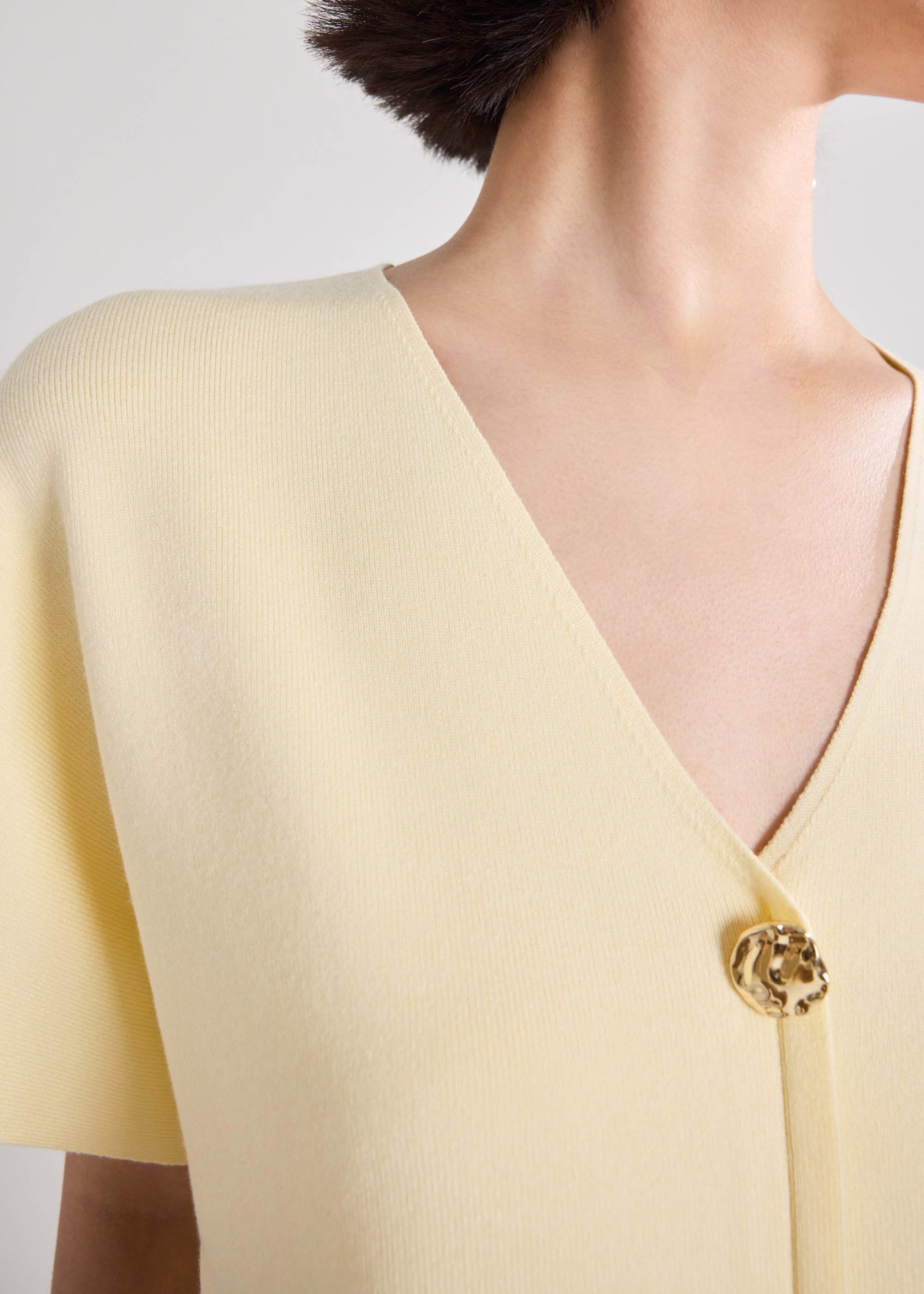 Amrita Knit V-neck Top - Image 22