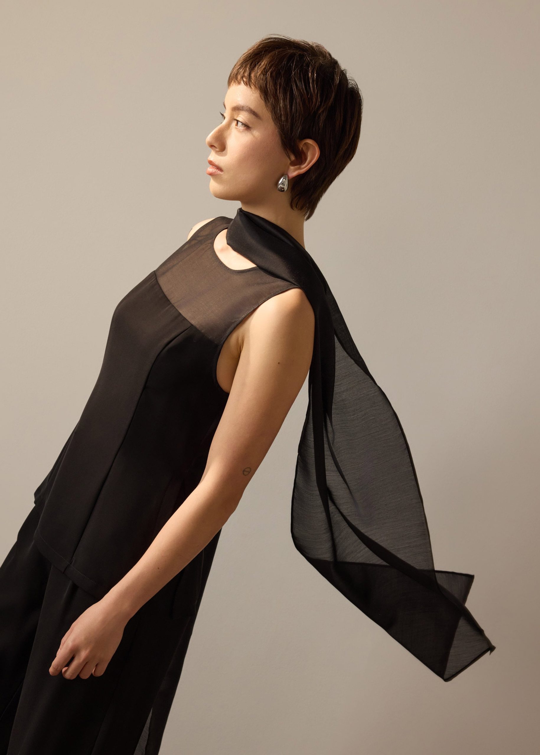Andrea Multi-way Detachable Sash Crepe Round Neck Top - Image 2