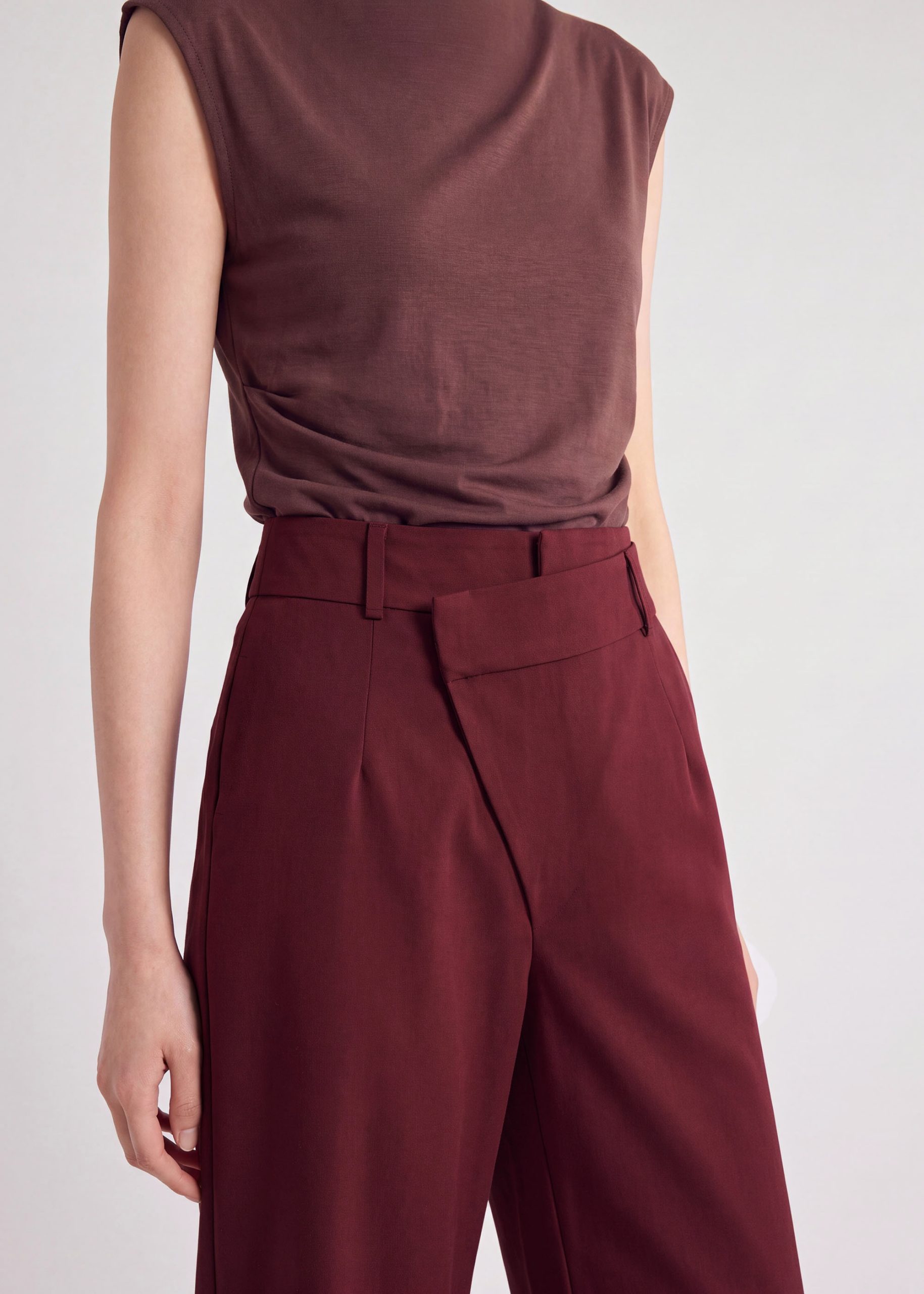 Leggy??Cross Over Pants - Image 11