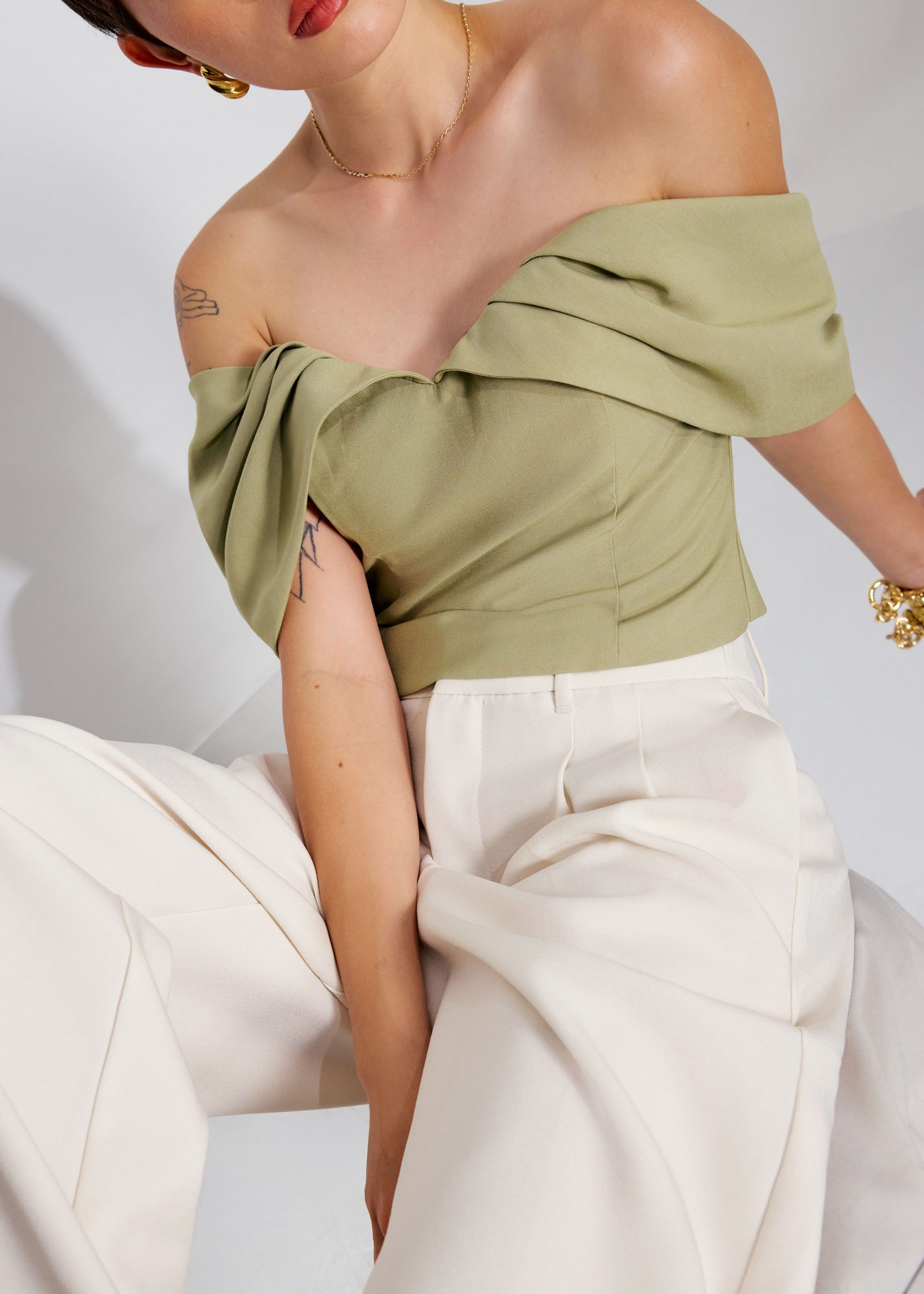 BraFree by LB Ruched Off Shoulder Fitted Top - Image 8