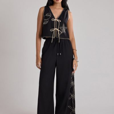 Blanket Stitch Ribbon Tie Top in Coastal Charm Embroidery