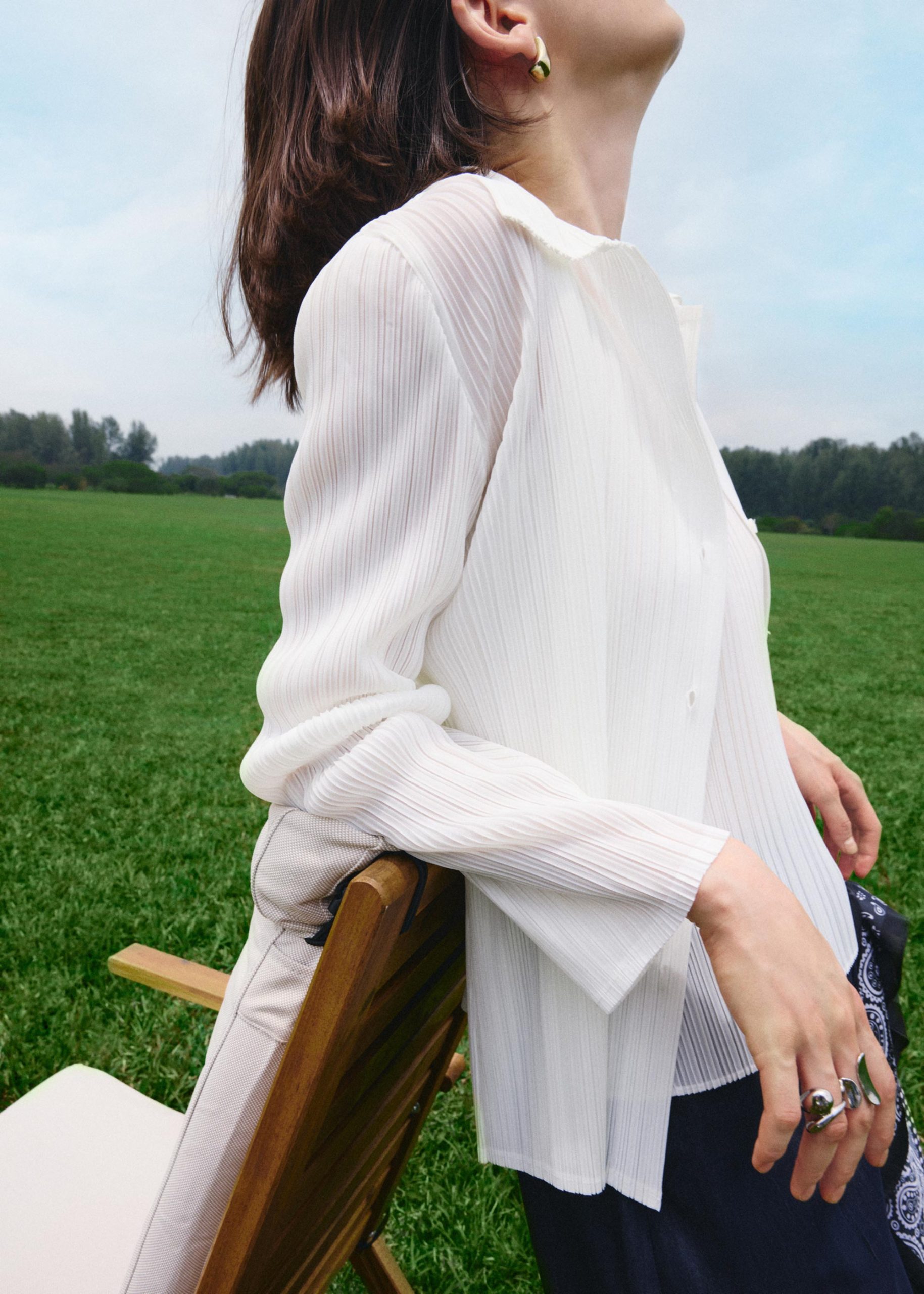 Yerin Plissé Relaxed Shirt - Image 3