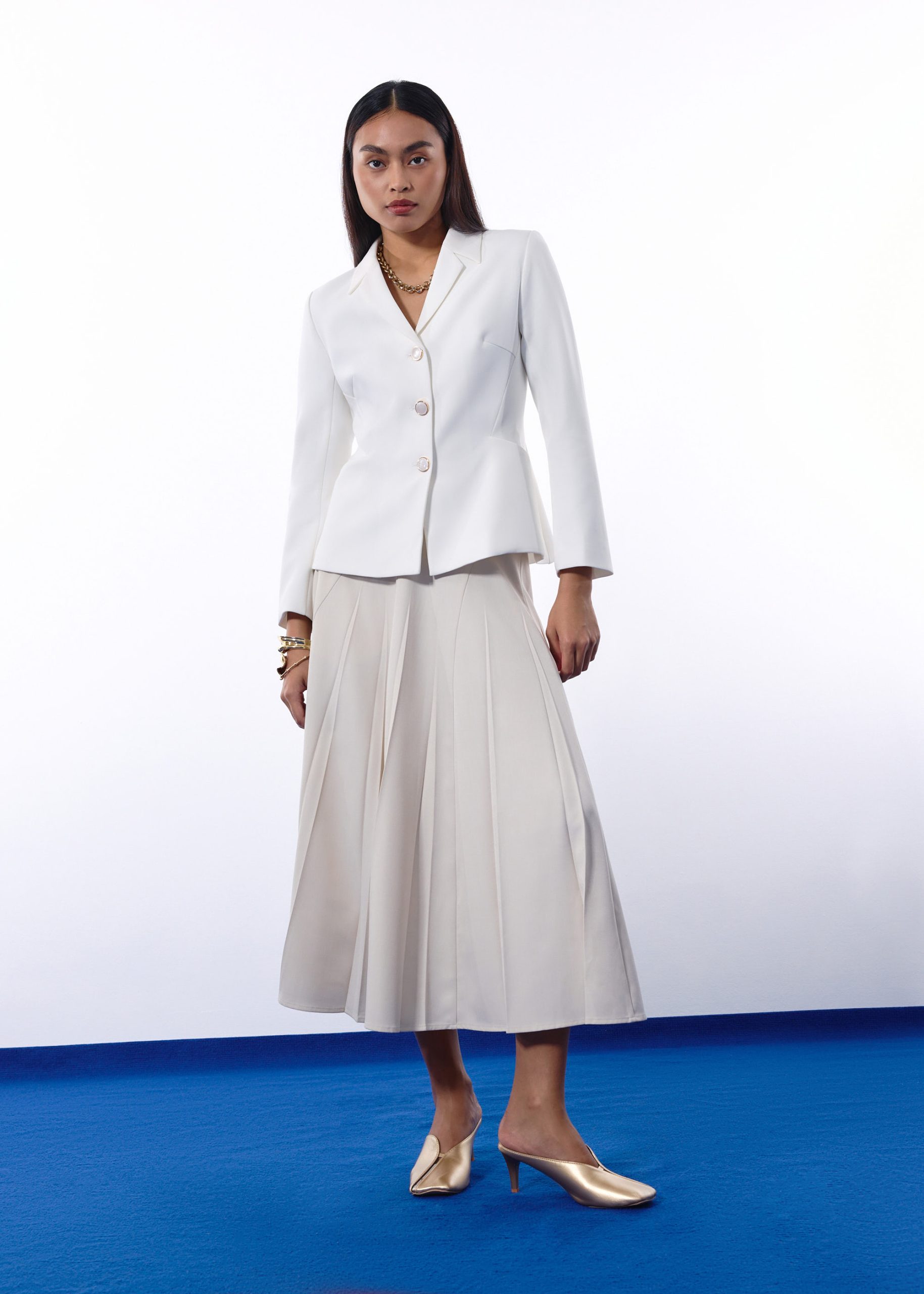 RuchedReady® Ling Collared Cinched Waist Top - Image 9