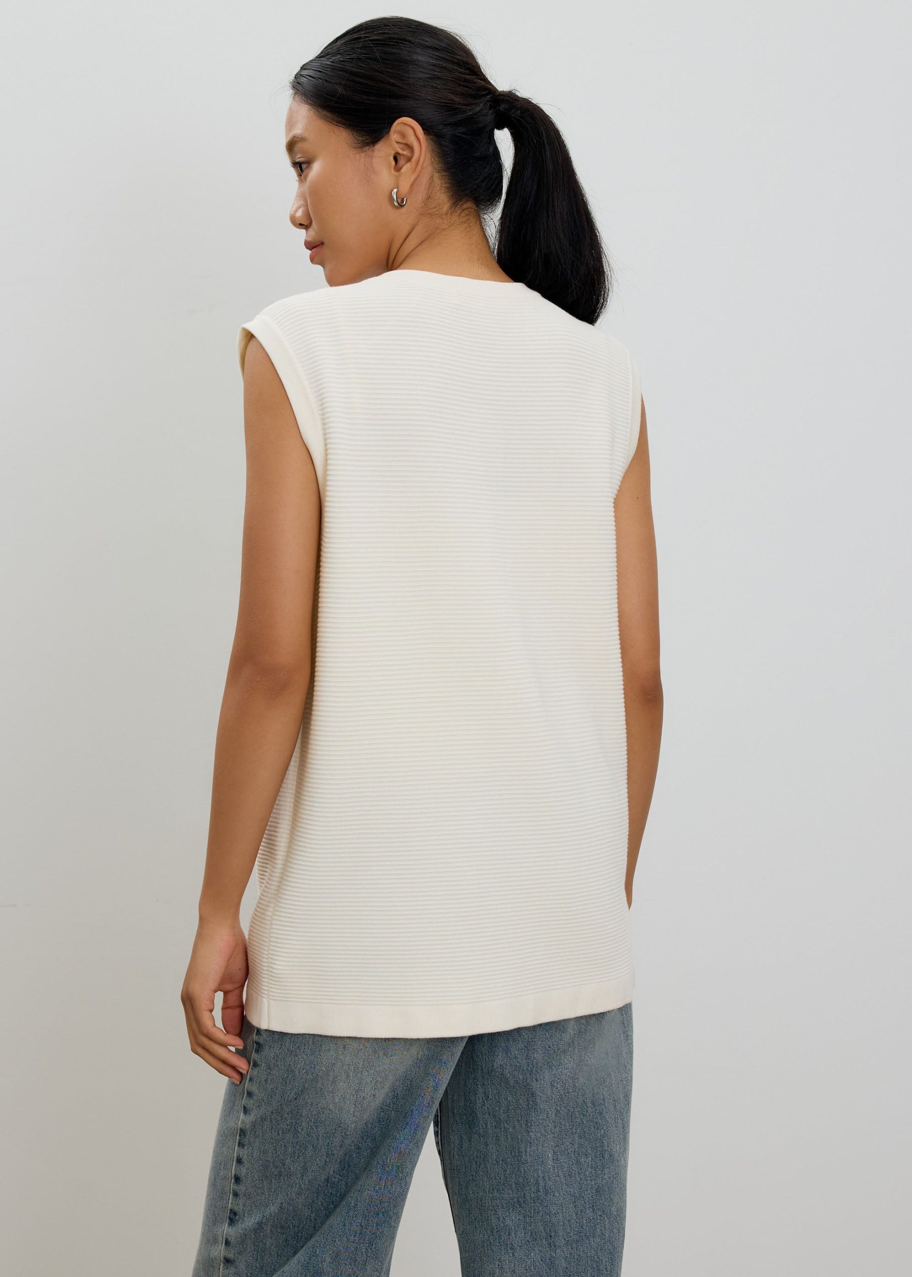 Yun Boxy Knit Vest - Image 15
