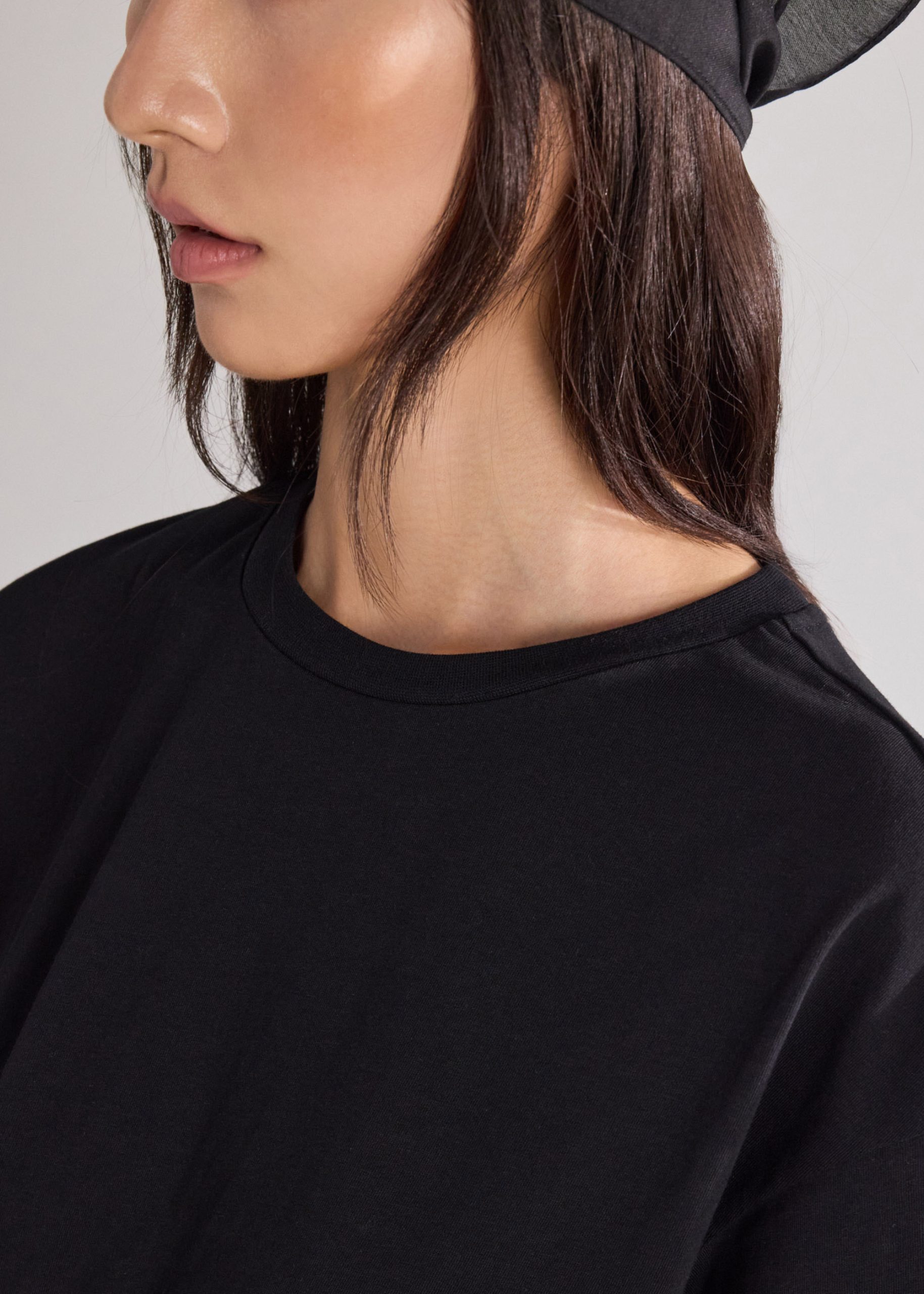 Cotton Rosette Tee - Image 7