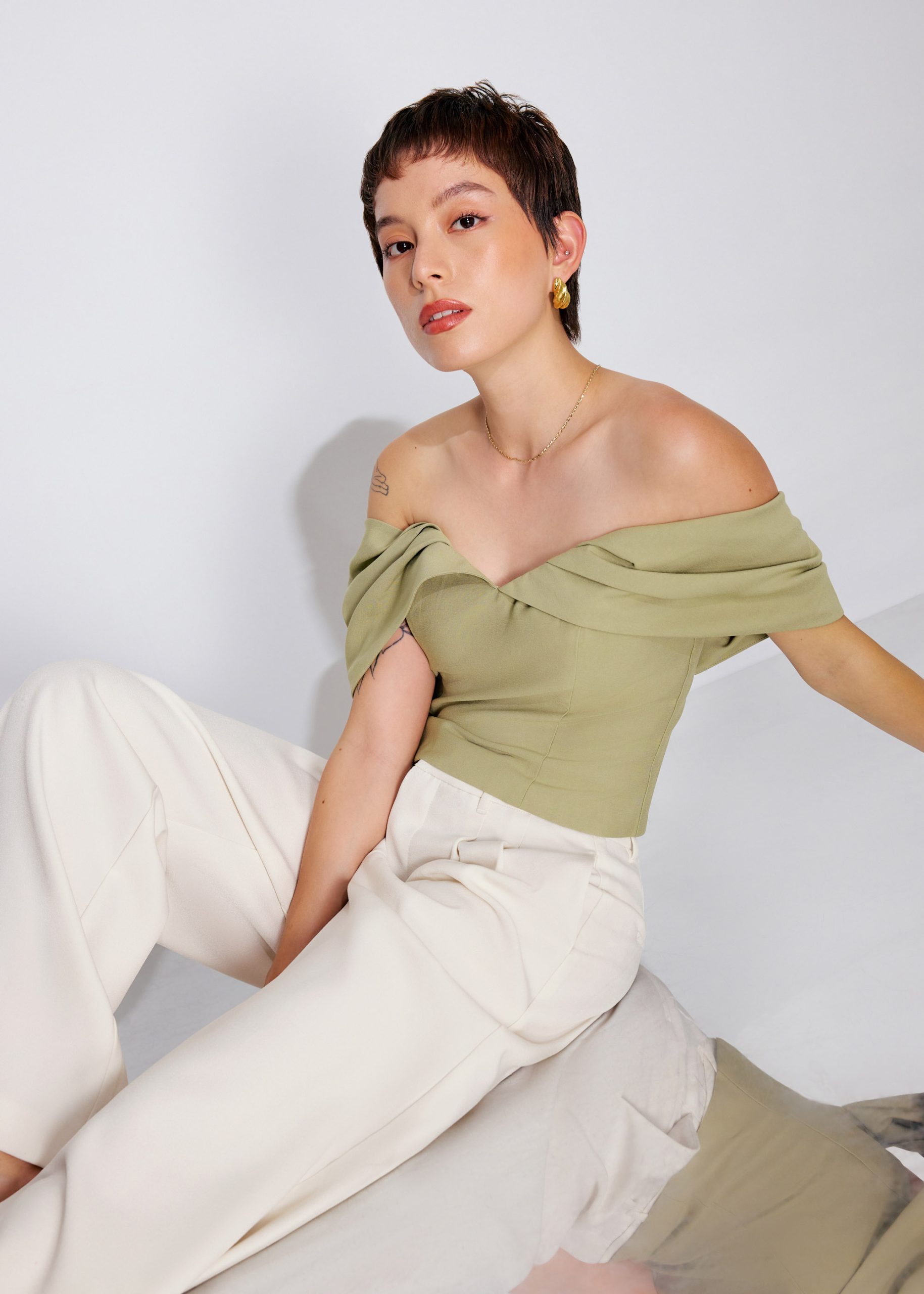 BraFree by LB Ruched Off Shoulder Fitted Top - Image 7