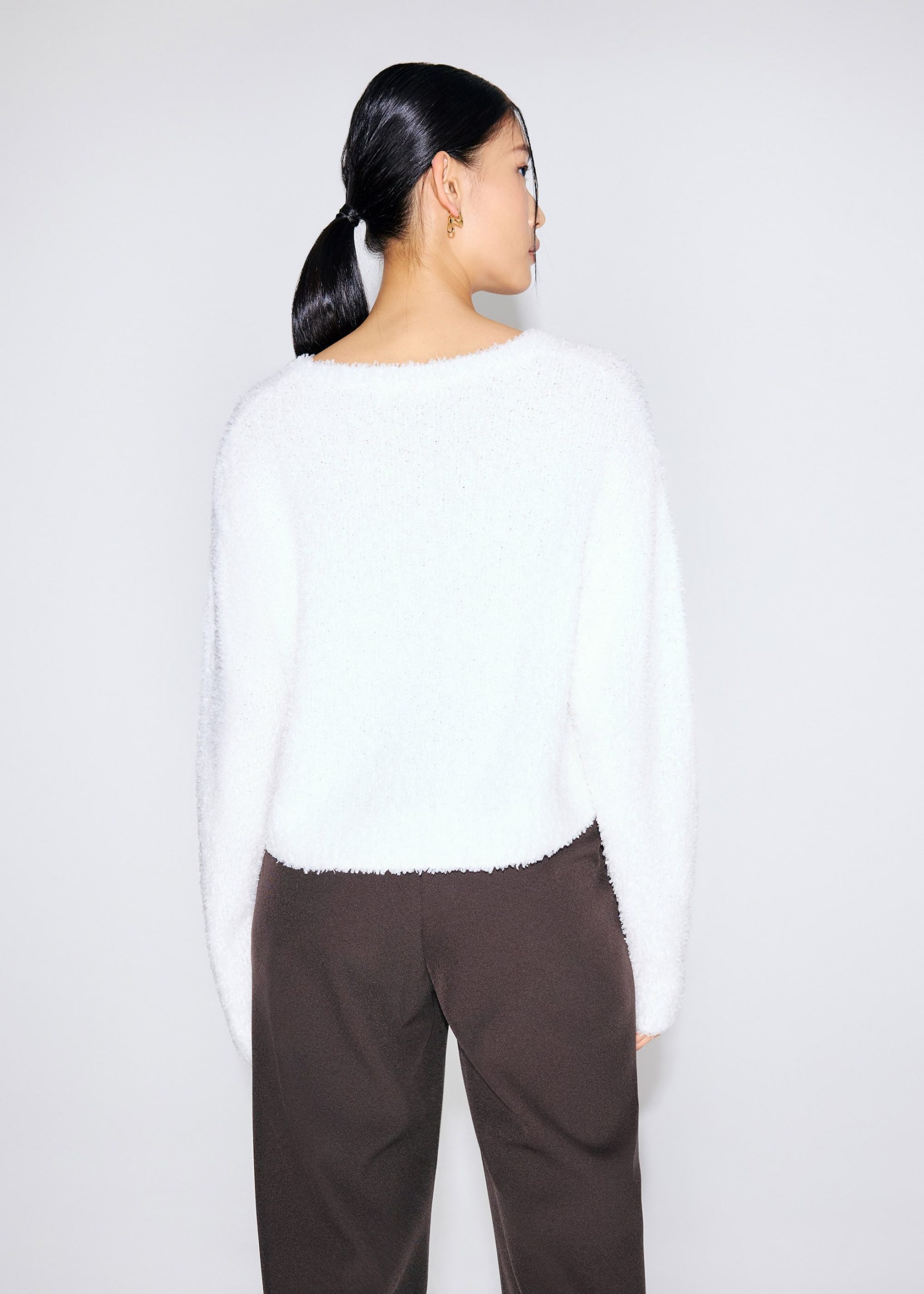 Relaxed Fuzzy Knit Crop Sweater - Image 12