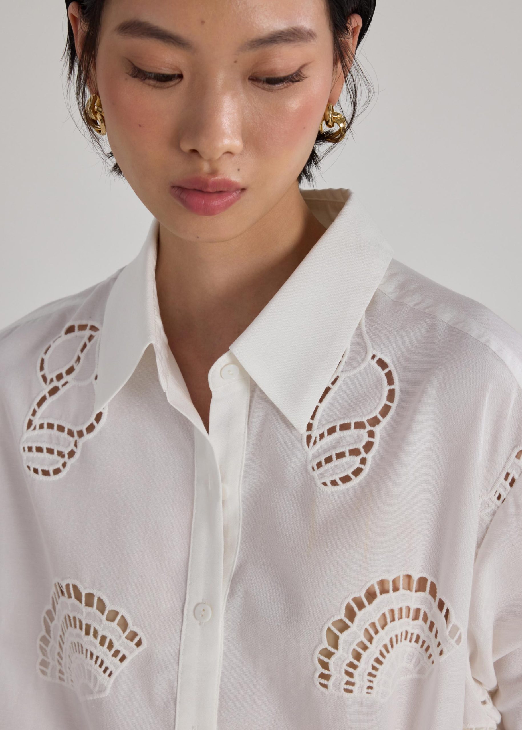 RuchedReady® Shirt in Tidal Escape Broderie - Image 5