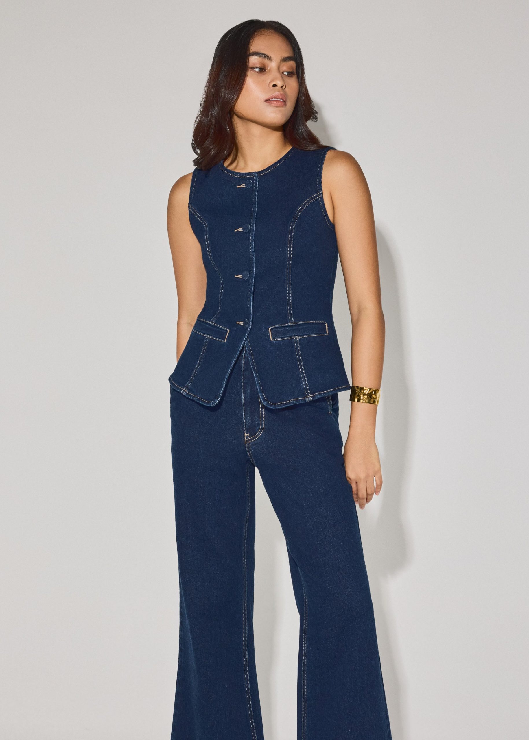 Denim Round Neck Fitted Vest - Image 5