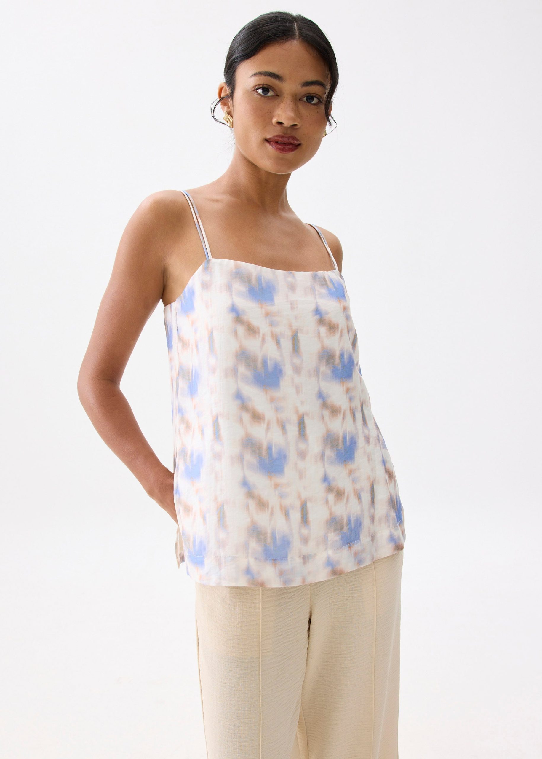 Abstract Relaxed Straight Neck Camisole Top