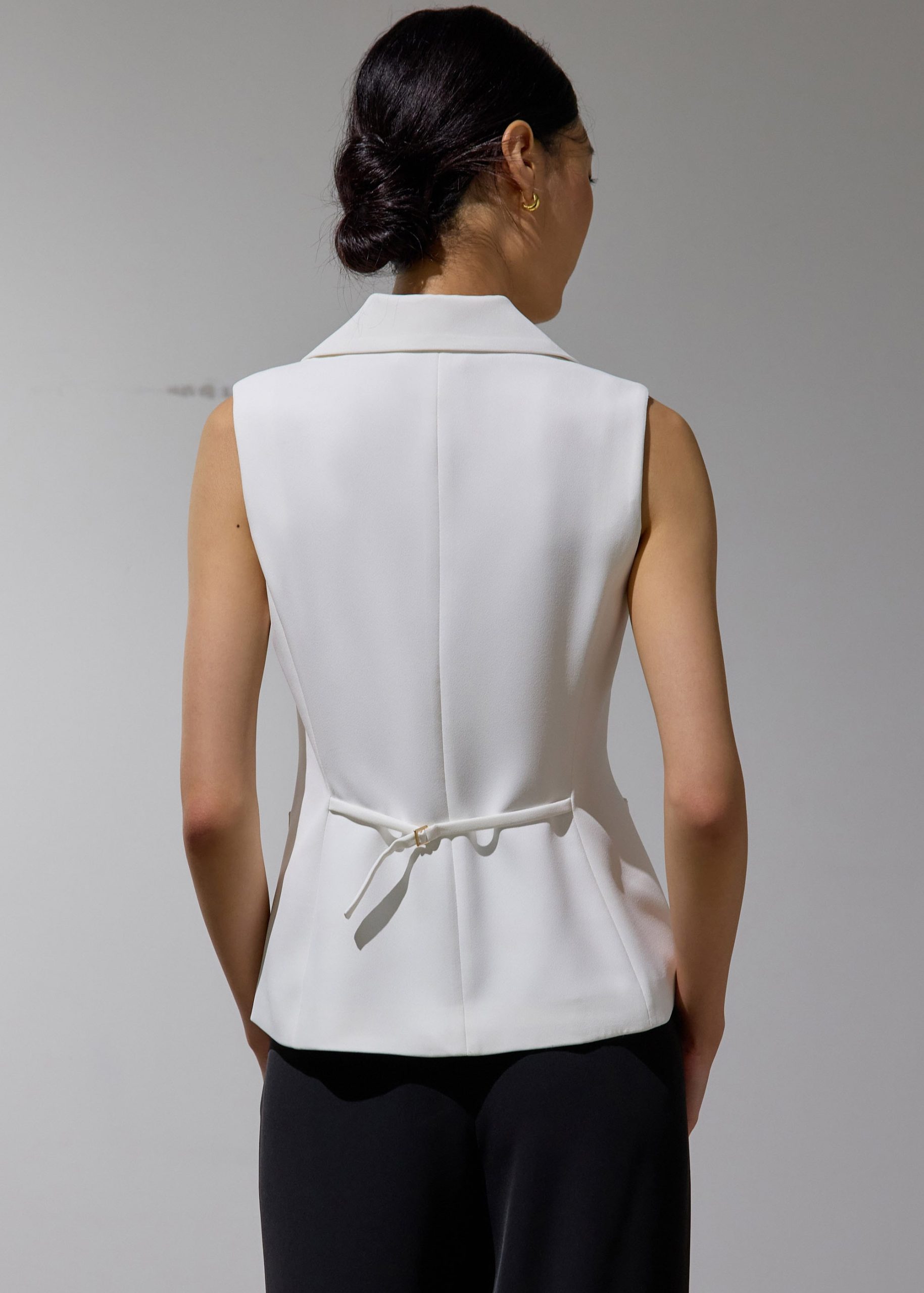 Aika Lightweight Tailored Button Down Vest Top - Image 10
