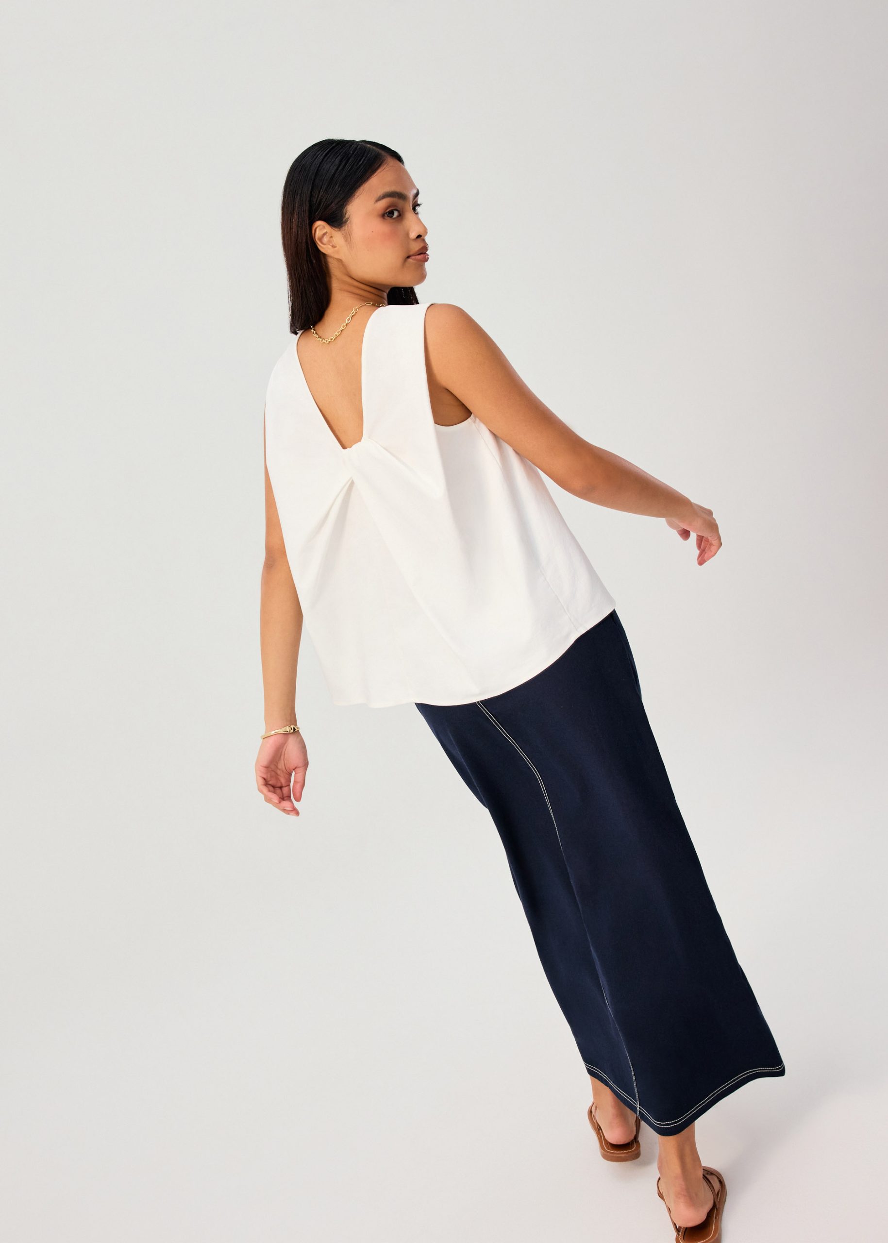 Reversible Relaxed Cotton Knot Shell Top - Image 4