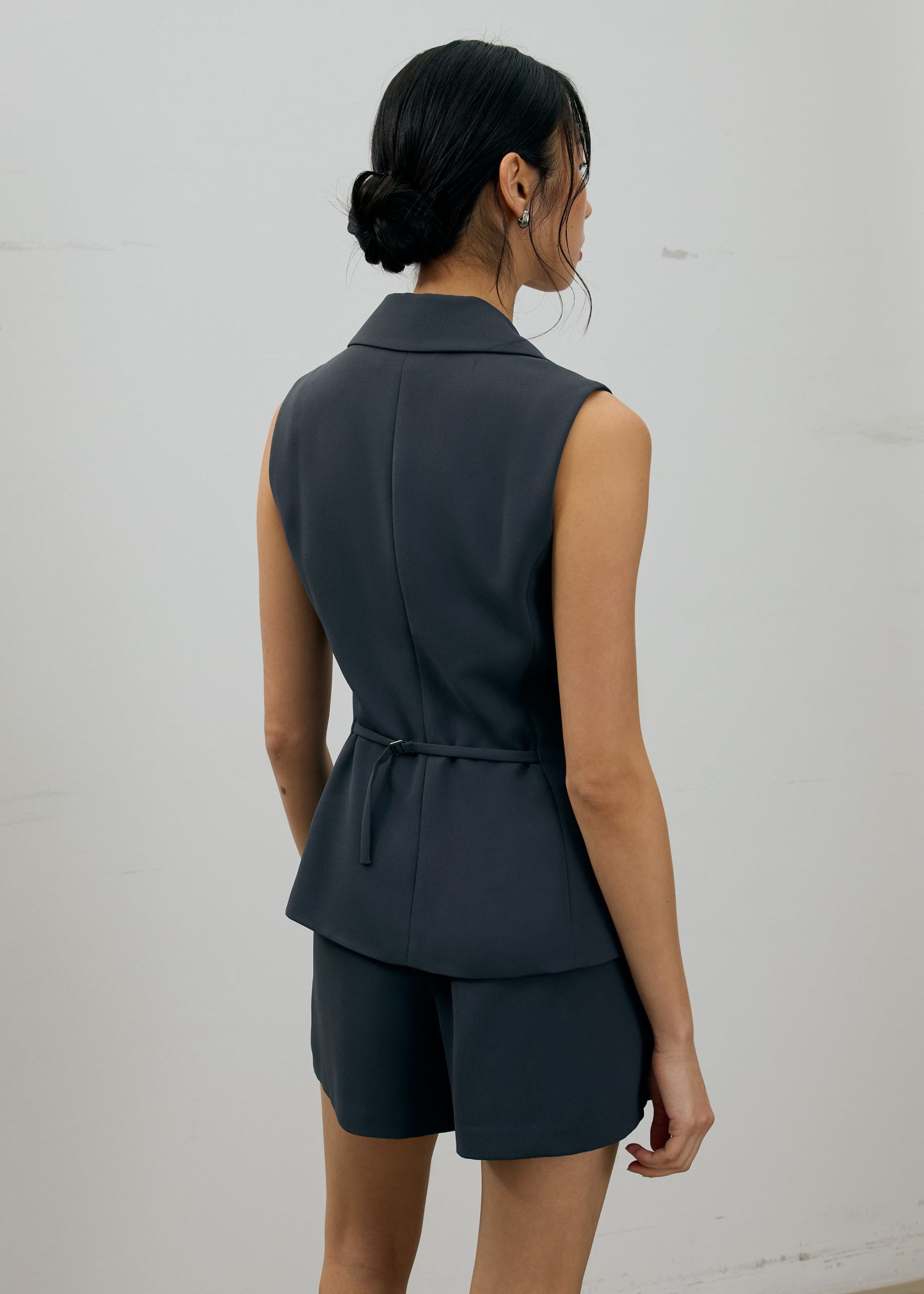 Aika Lightweight Tailored Button Down Vest Top - Image 18